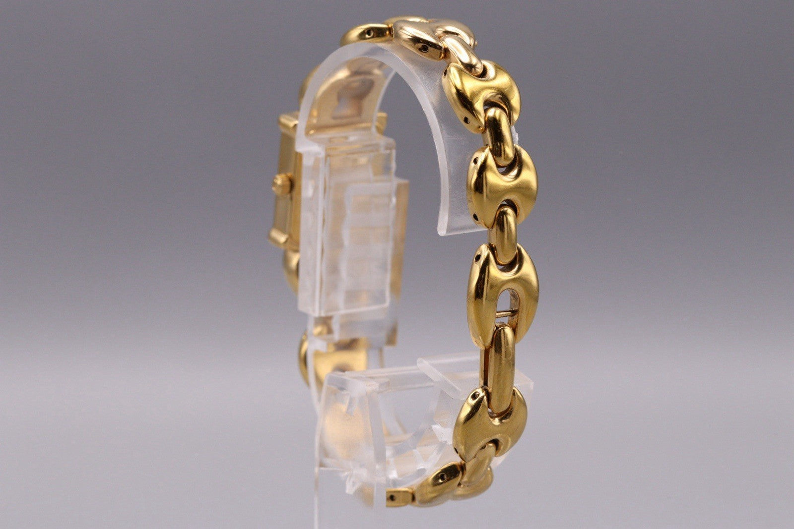 Gucci 1800L Wristwatch - Gold, Stainless Steel- מגיע עם הקופסה והרצועות!