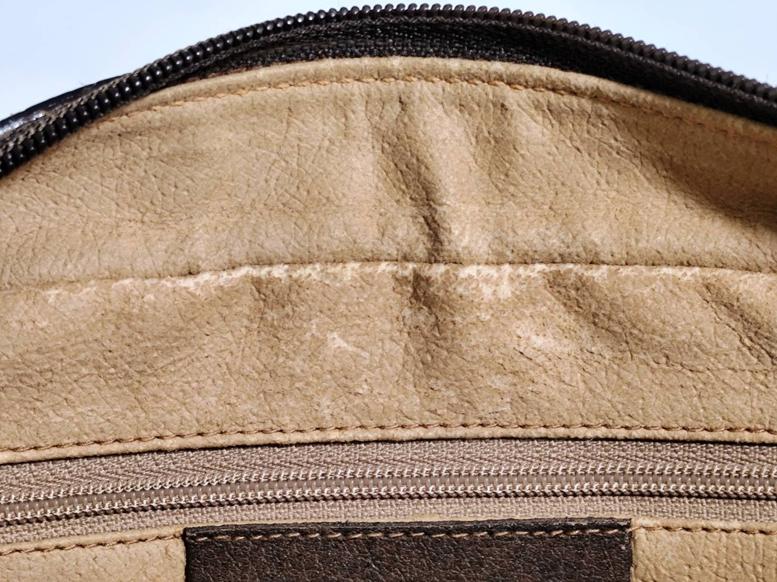 Gucci GG Supreme Clutch - Beige, PVC Leather