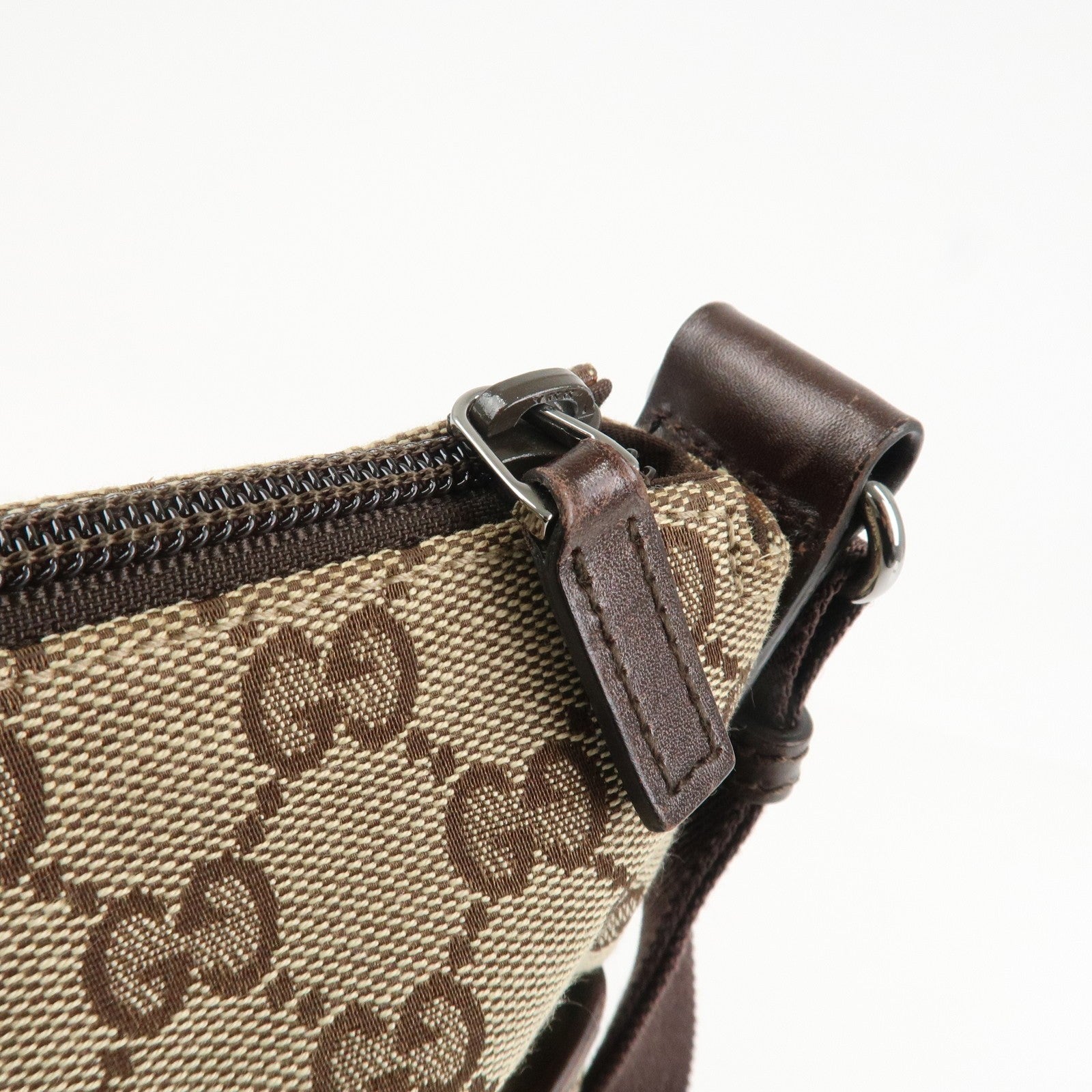 Gucci GG Canvas Leather Shoulder Bag Crossbody Brown