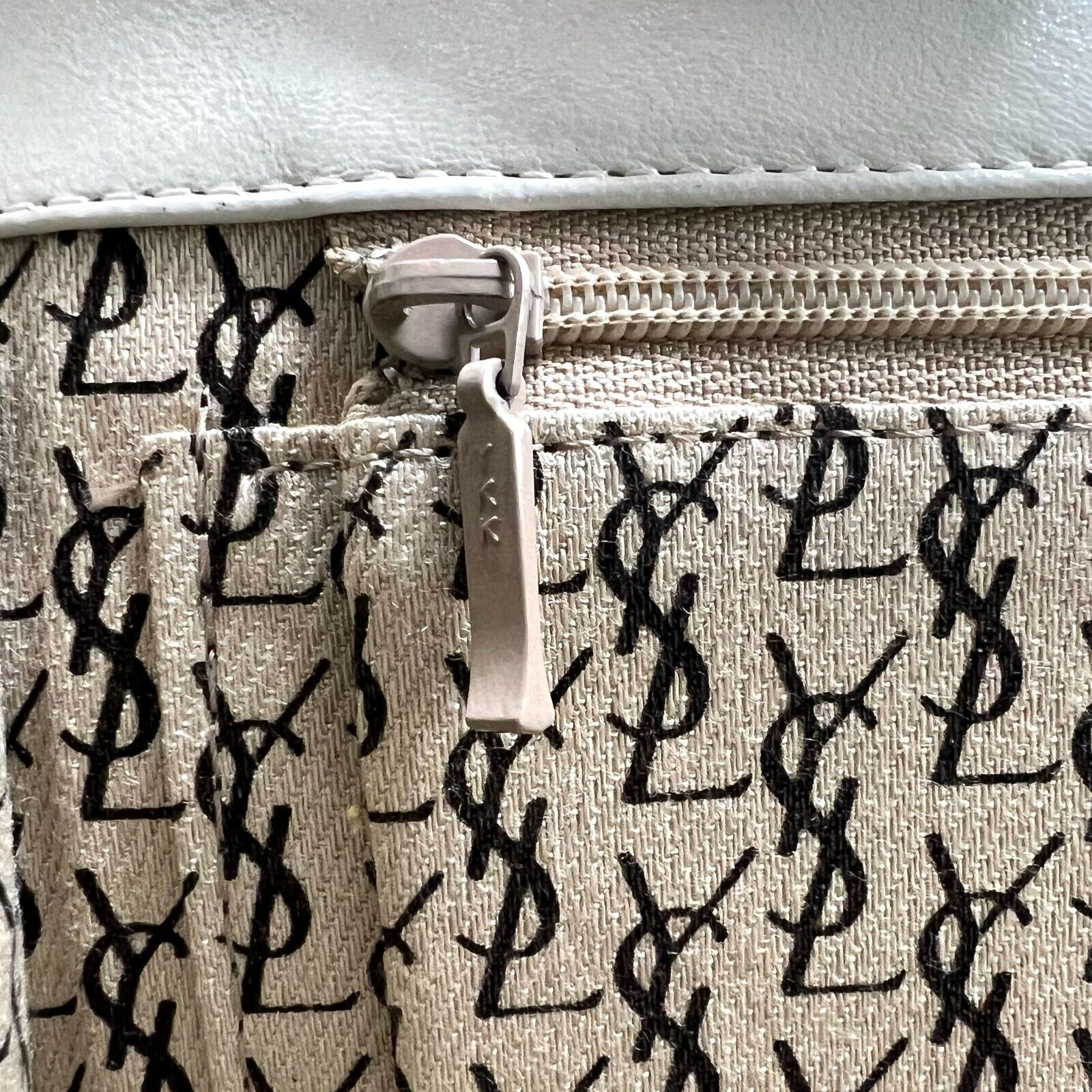 Saint Laurent Clutch bag