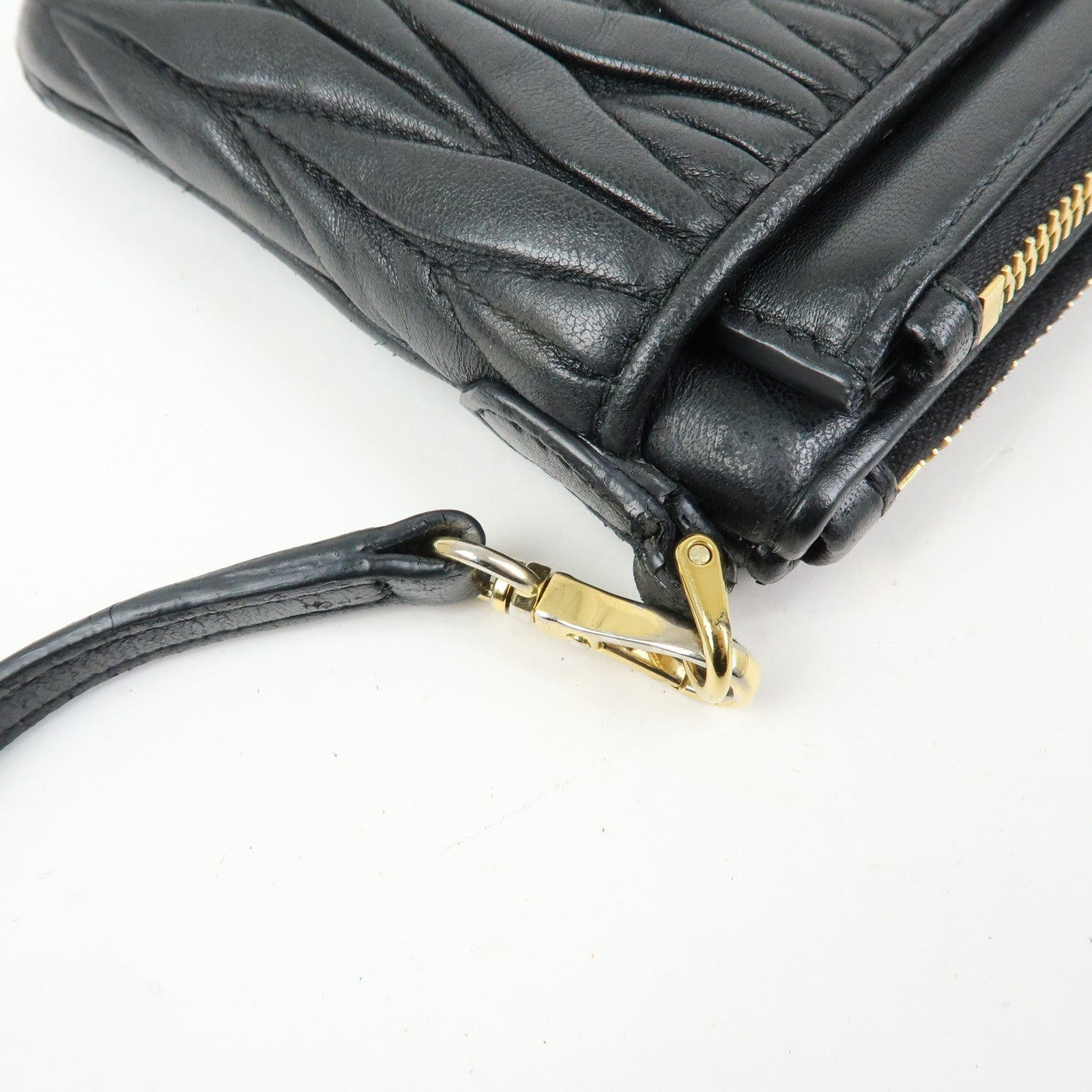 Miu Miu Matelasse Leather Gathered Shoulder Bag - Black, Leather שני חלקים!