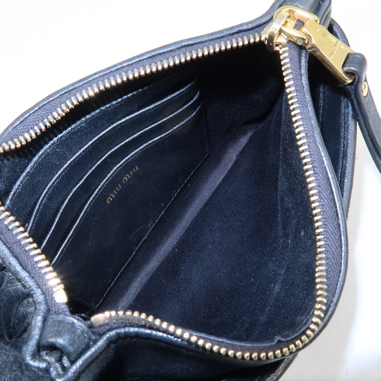 Miu Miu Matelasse Leather Gathered Shoulder Bag - Black, Leather שני חלקים!