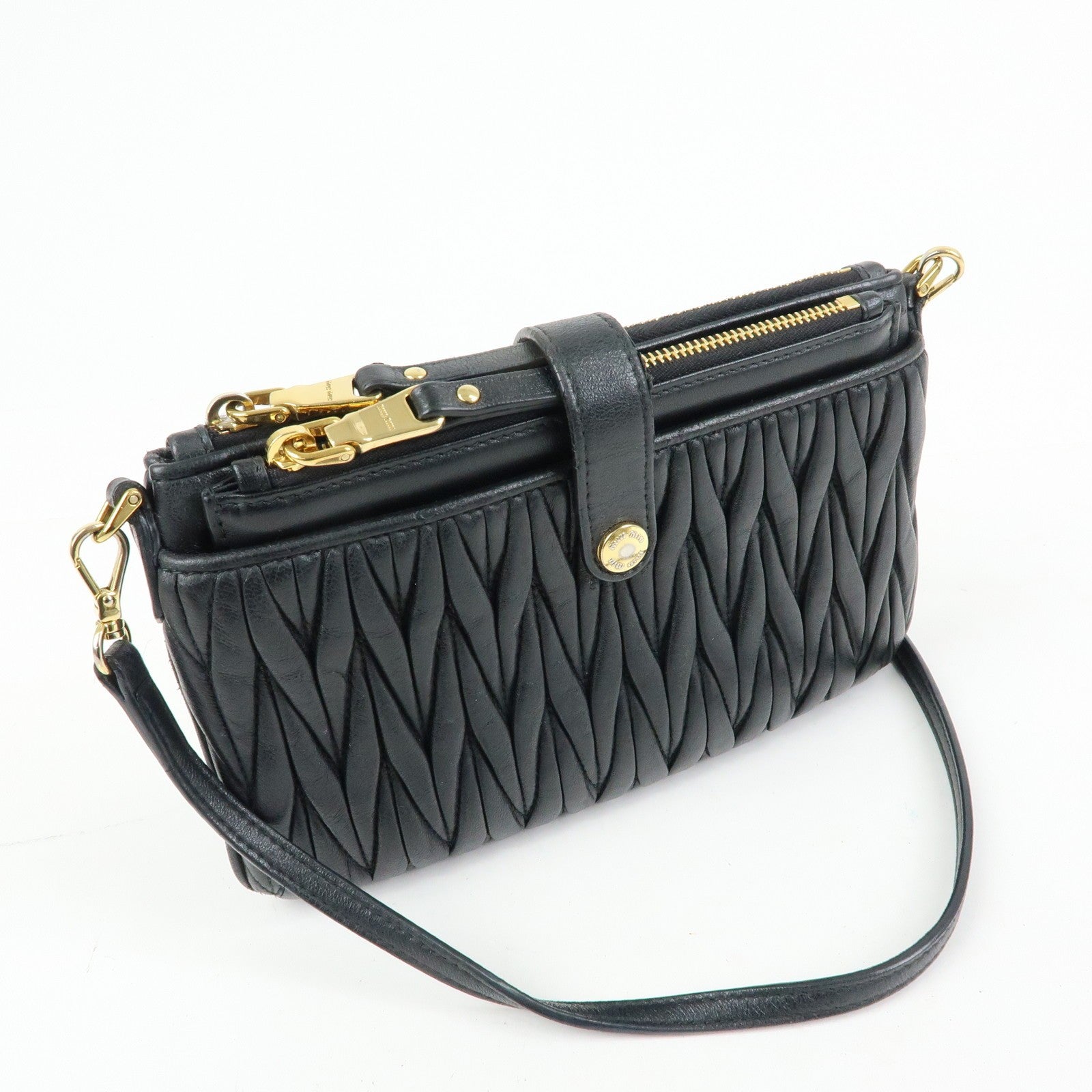 Miu Miu Matelasse Leather Gathered Shoulder Bag - Black, Leather שני חלקים!