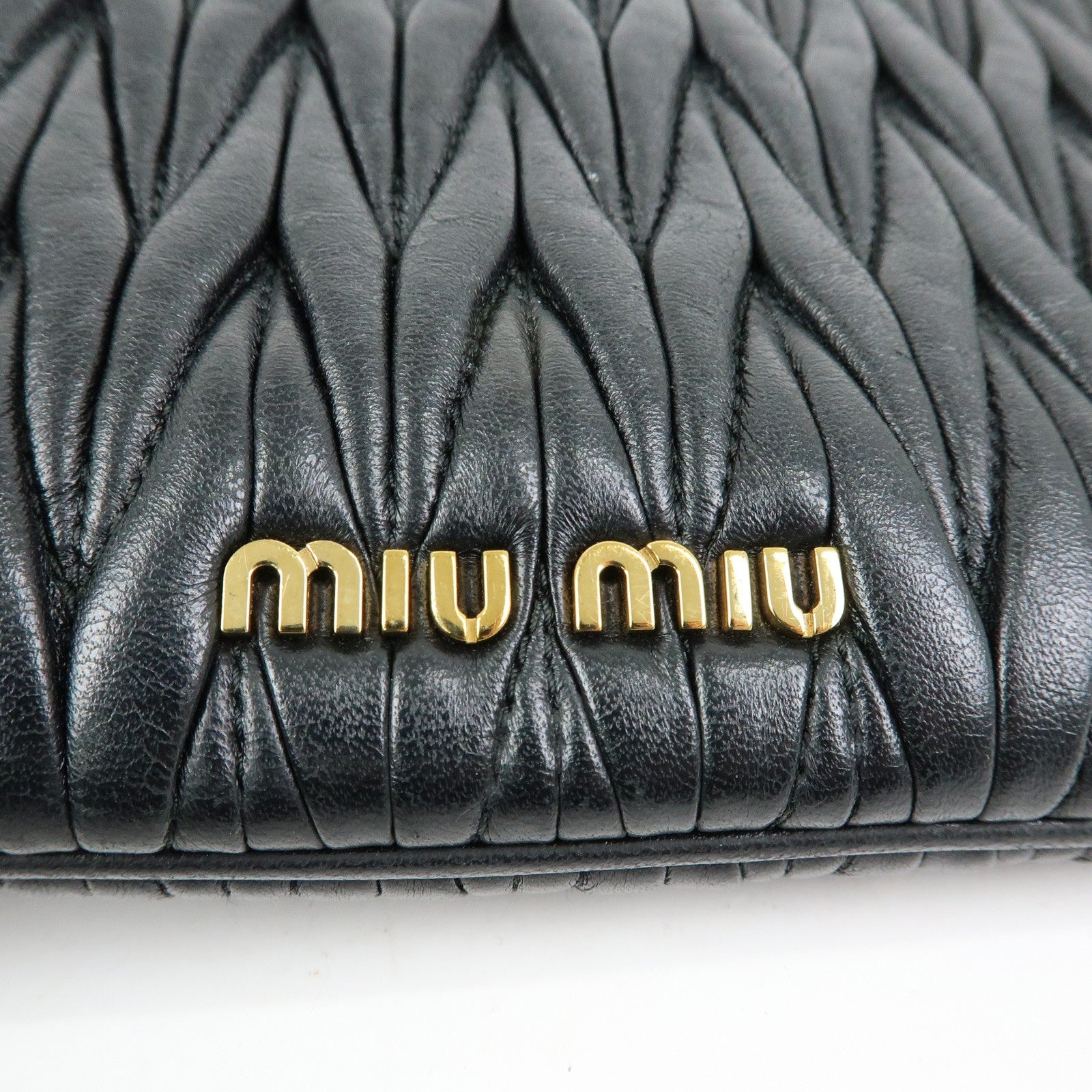 Miu Miu Matelasse Leather Gathered Shoulder Bag - Black, Leather שני חלקים!