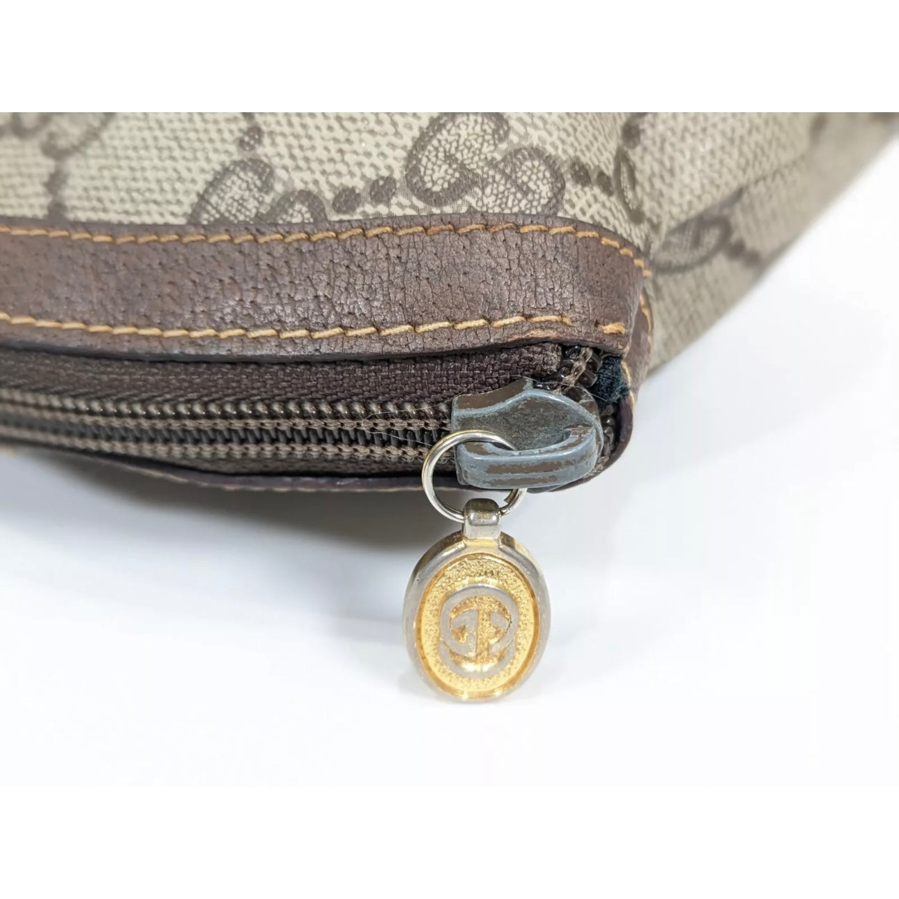 Gucci GG mini clutch