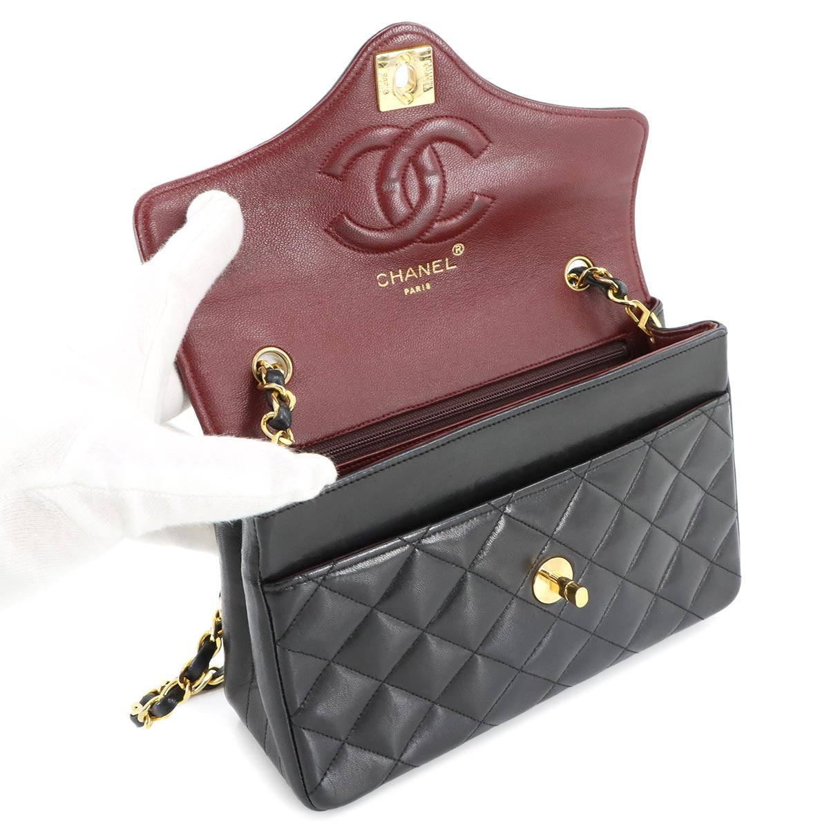 CHANEL Matelasse Chain Shoulder Bag - Black, Leather