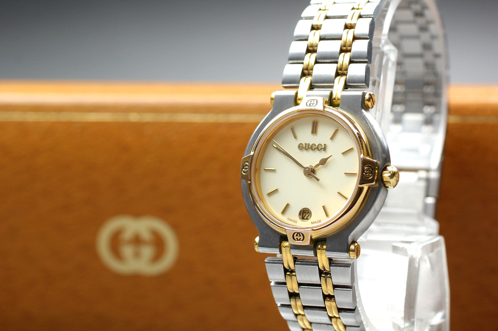 Gucci 9000L Watch - White, Stainless Steel