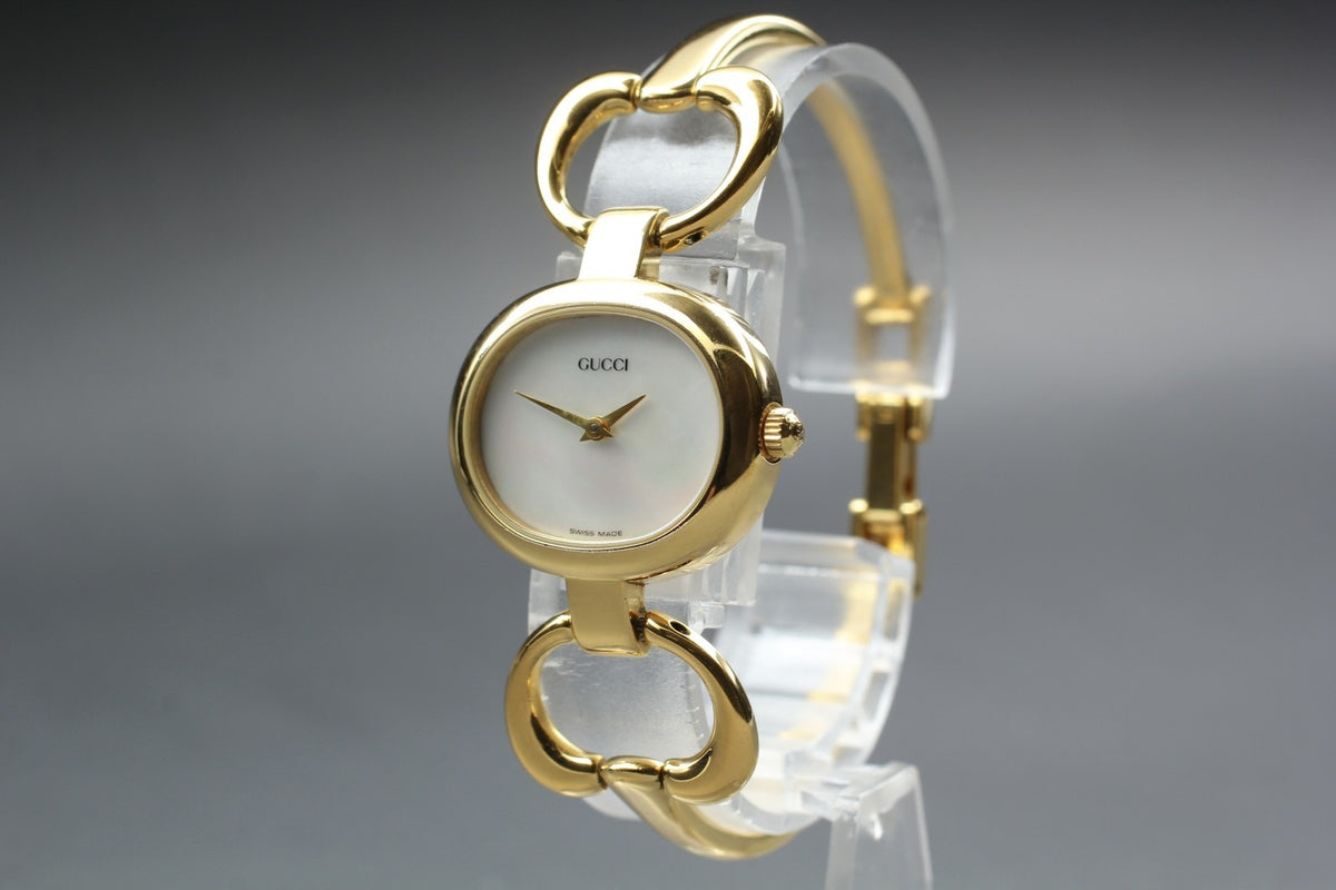 Gucci 1600 Wristwatch - Gold, Stainless Steel