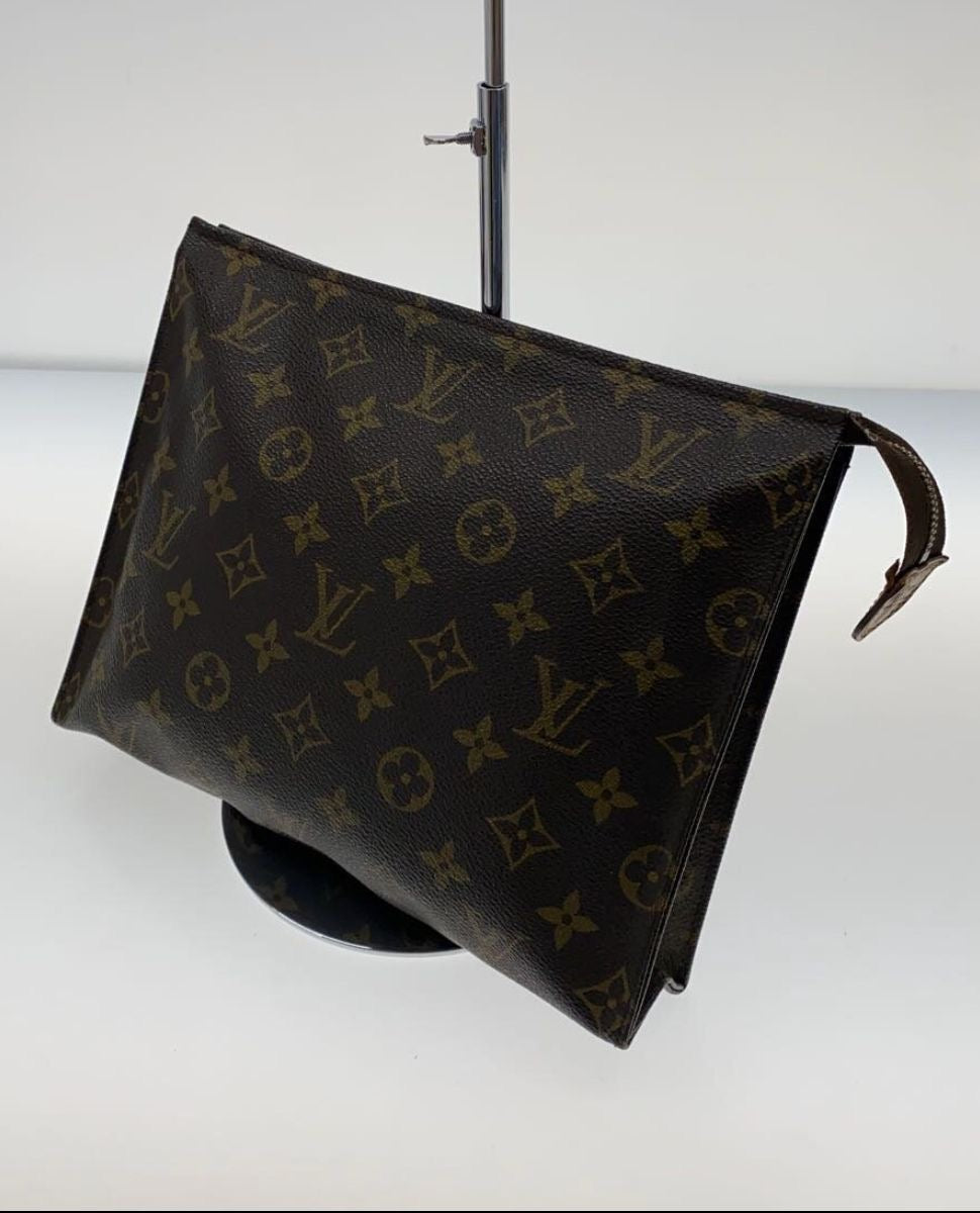 Louis Vuitton Cosmetics Clutch 26