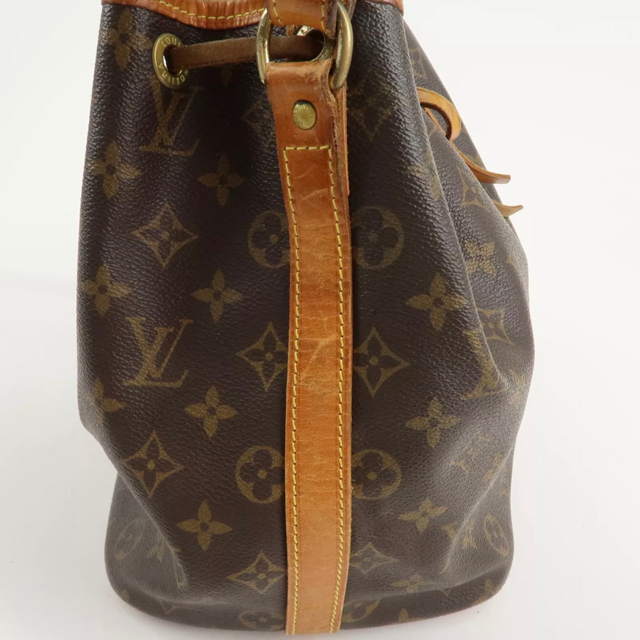 Louis Vuitton Petit Noe bucket Bag