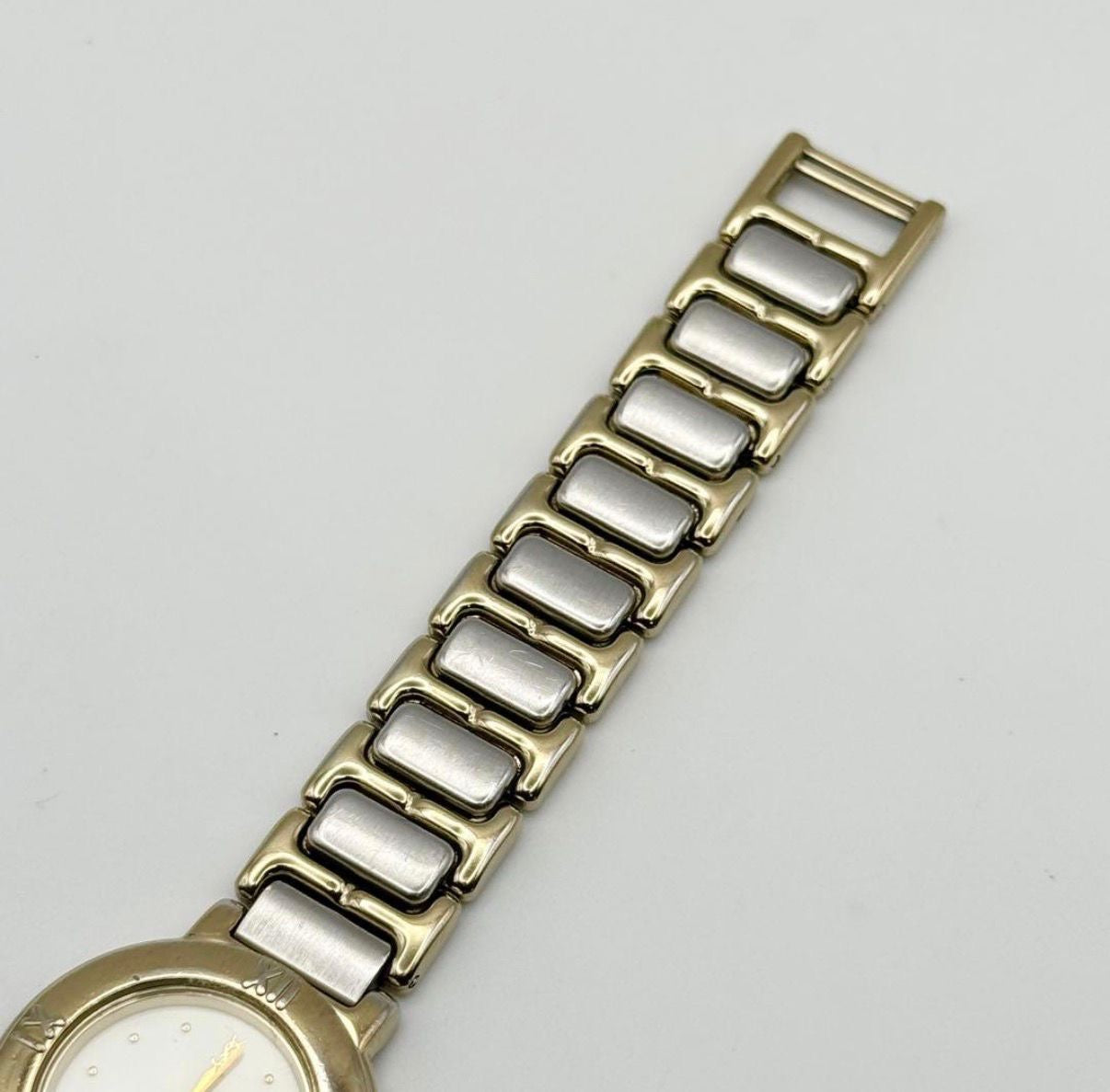 Yves Saint Laurent 2200-229789 Women's Watch - Gold, Stainless Steel