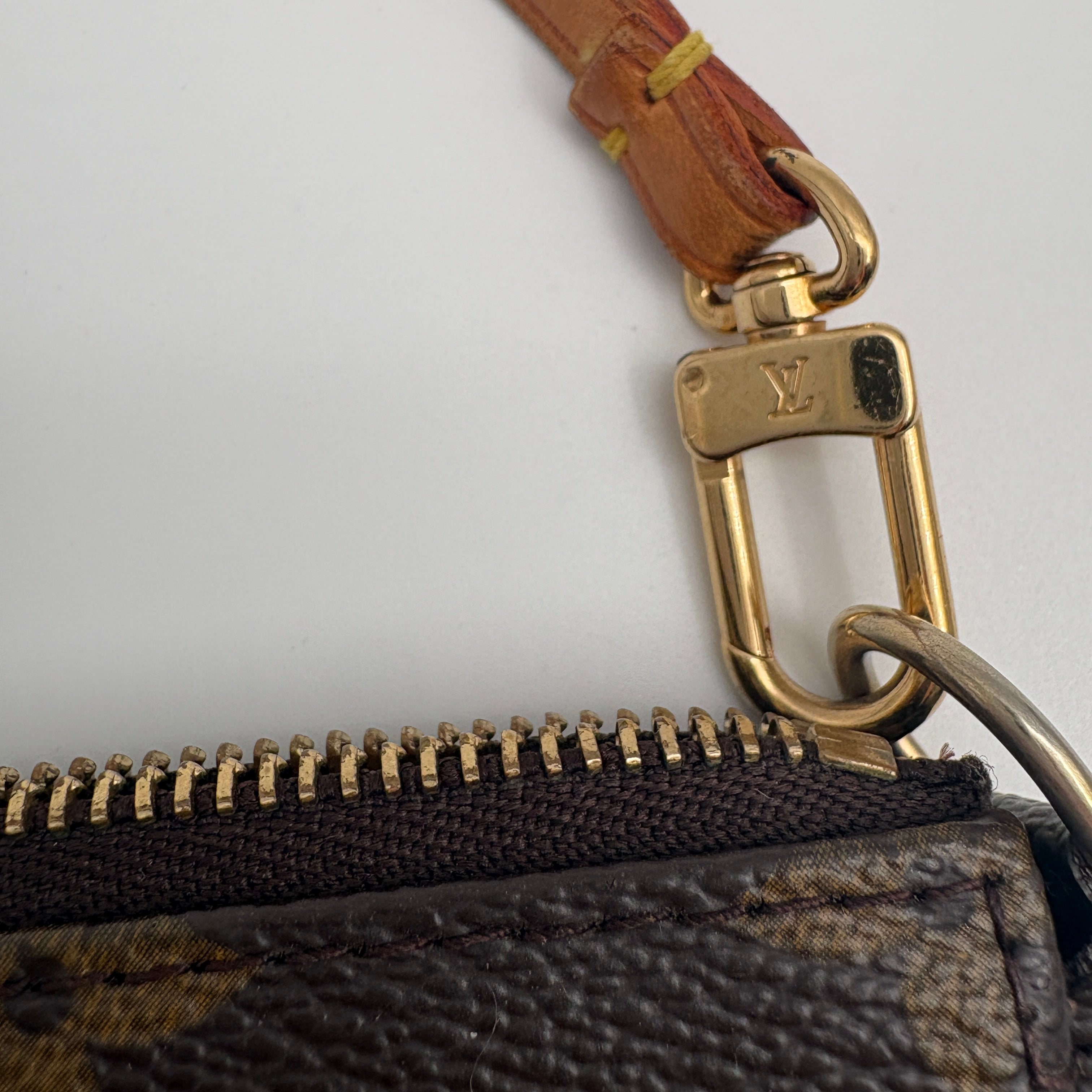 Louis Vuitton Pochette accessoires