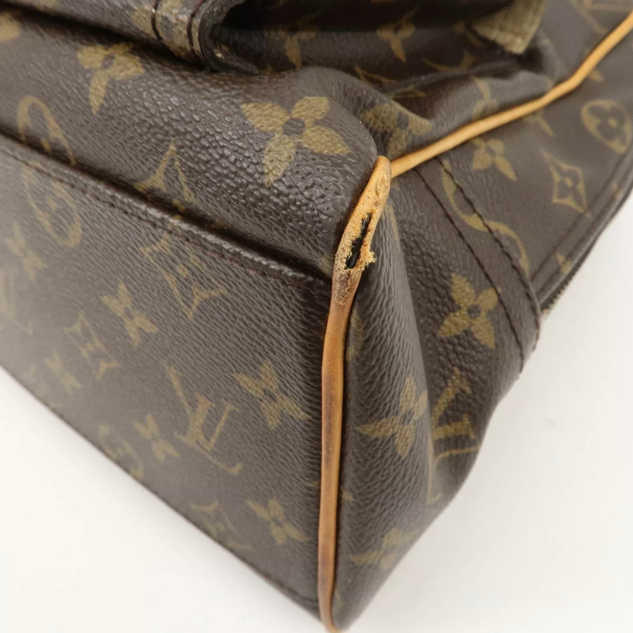 Louis Vuitton Manhattan GM Hand Bag