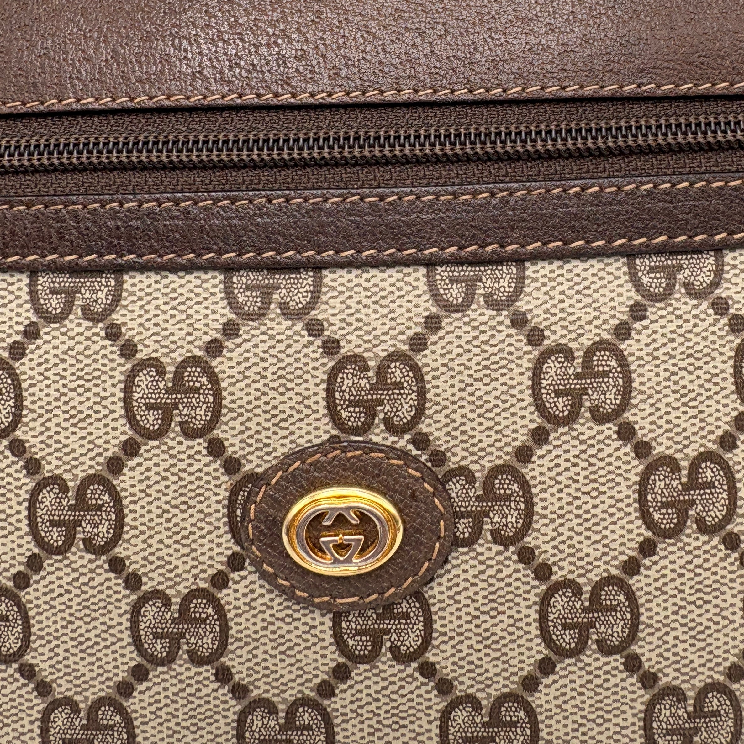 GUCCI GG CLUTCH BAG