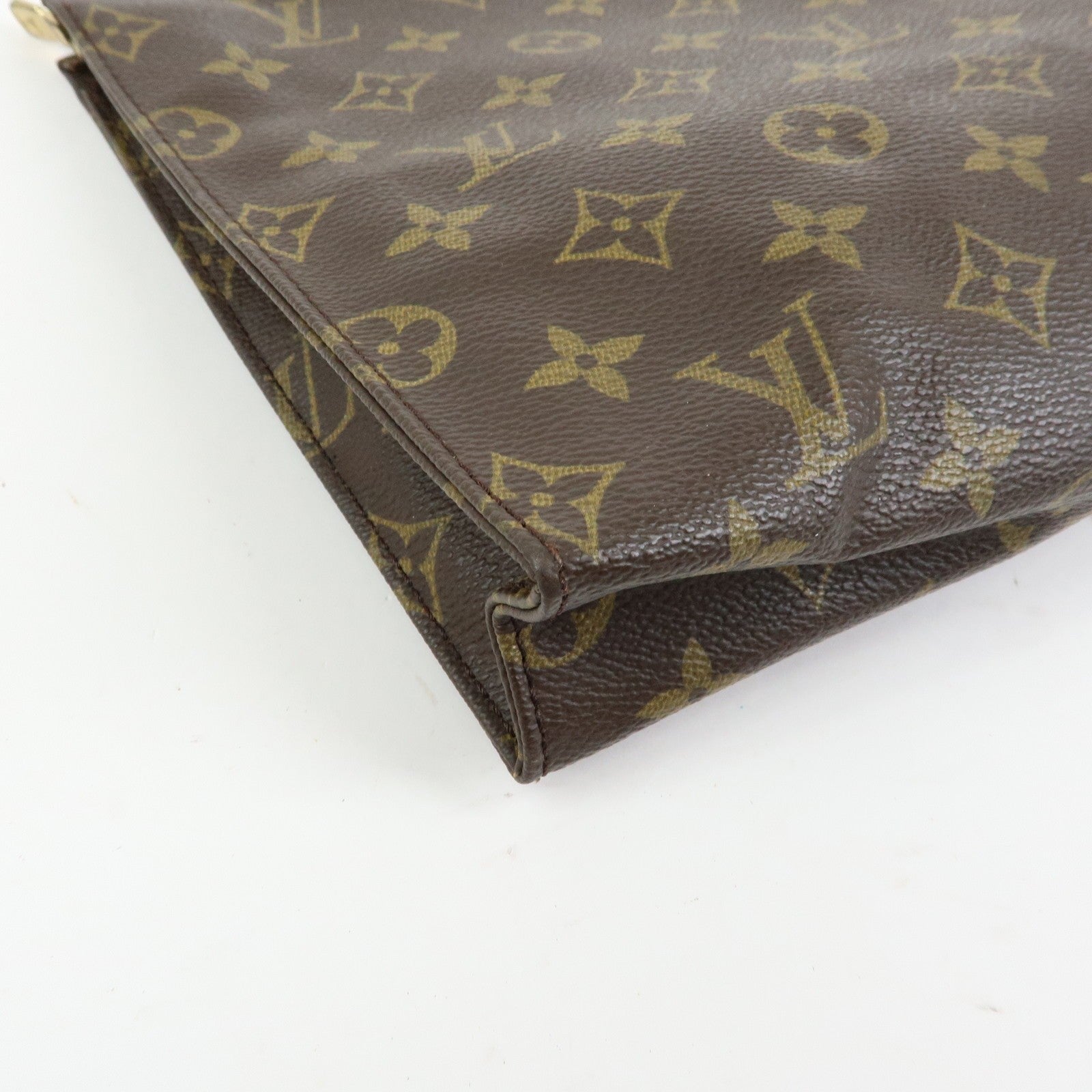 Louis Vuitton Cosmetics Clutch 26