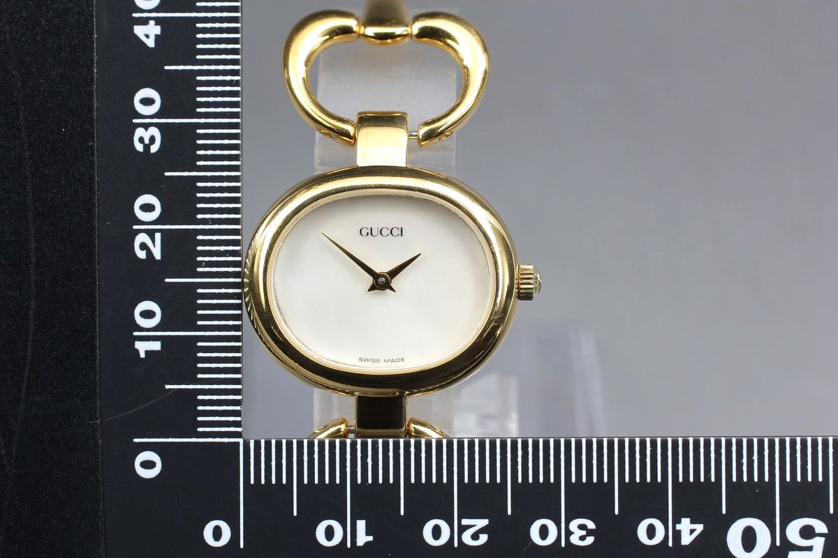 Gucci 1600 Wristwatch - Gold, Stainless Steel