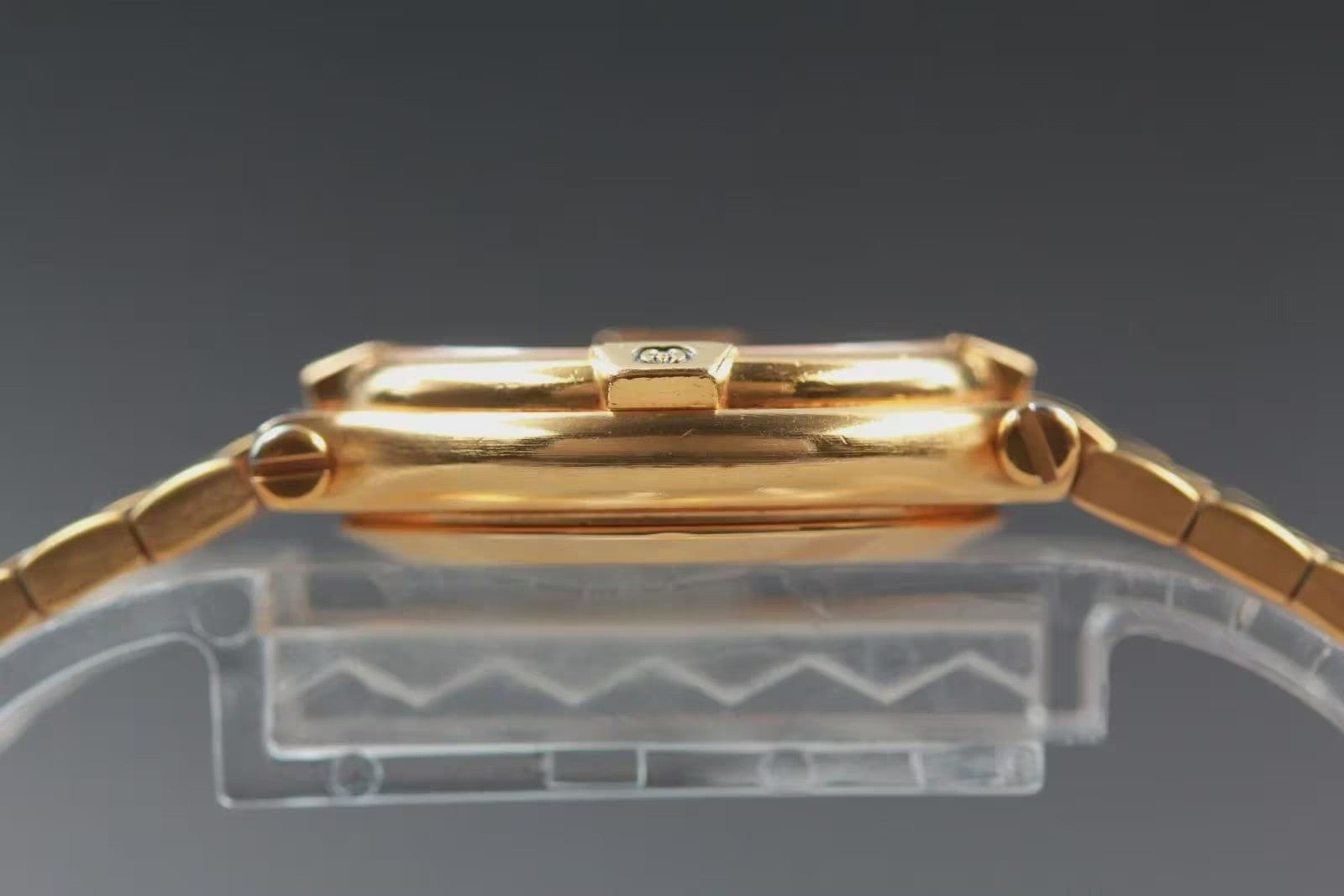 Gucci 9200L Watch - Gold, Stainless Steel