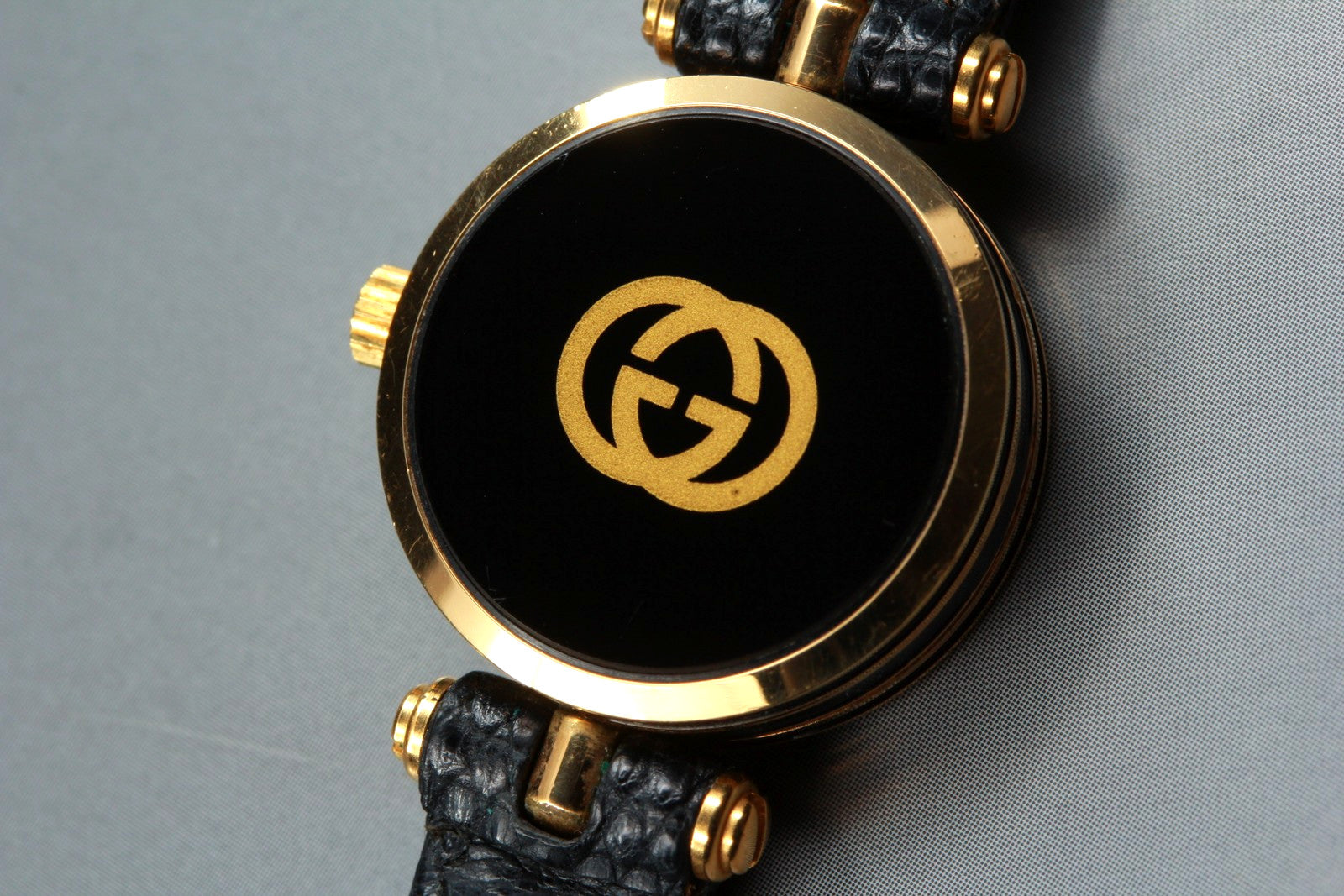 Gucci 2000L Wristwatch - Black, Leather 