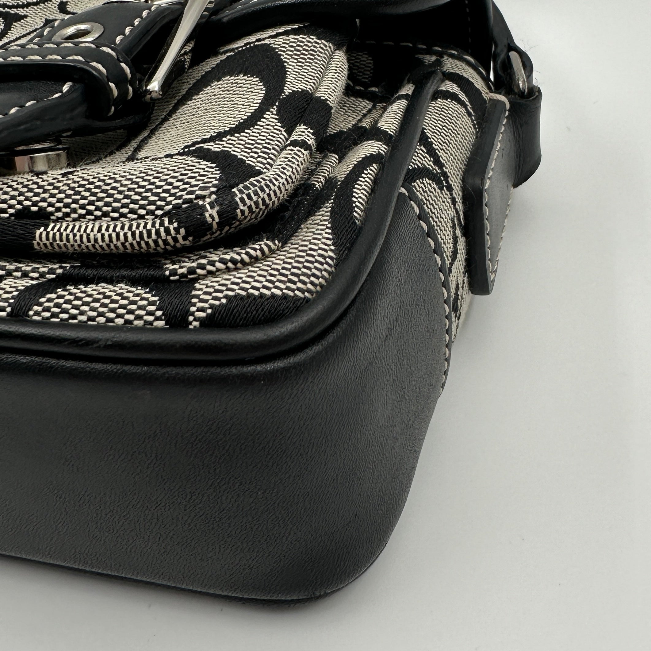 Mini Shoulder Bag Signature Canvas, Leather