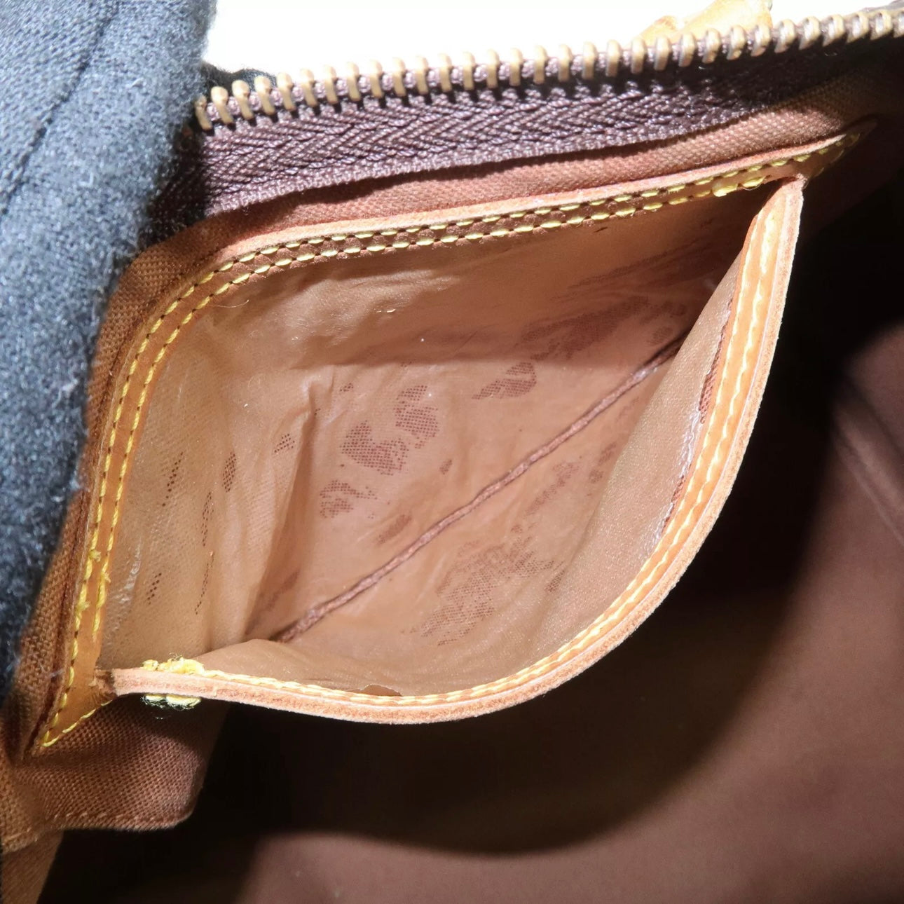 Louis Vuitton Speedy 30 Hand Bag