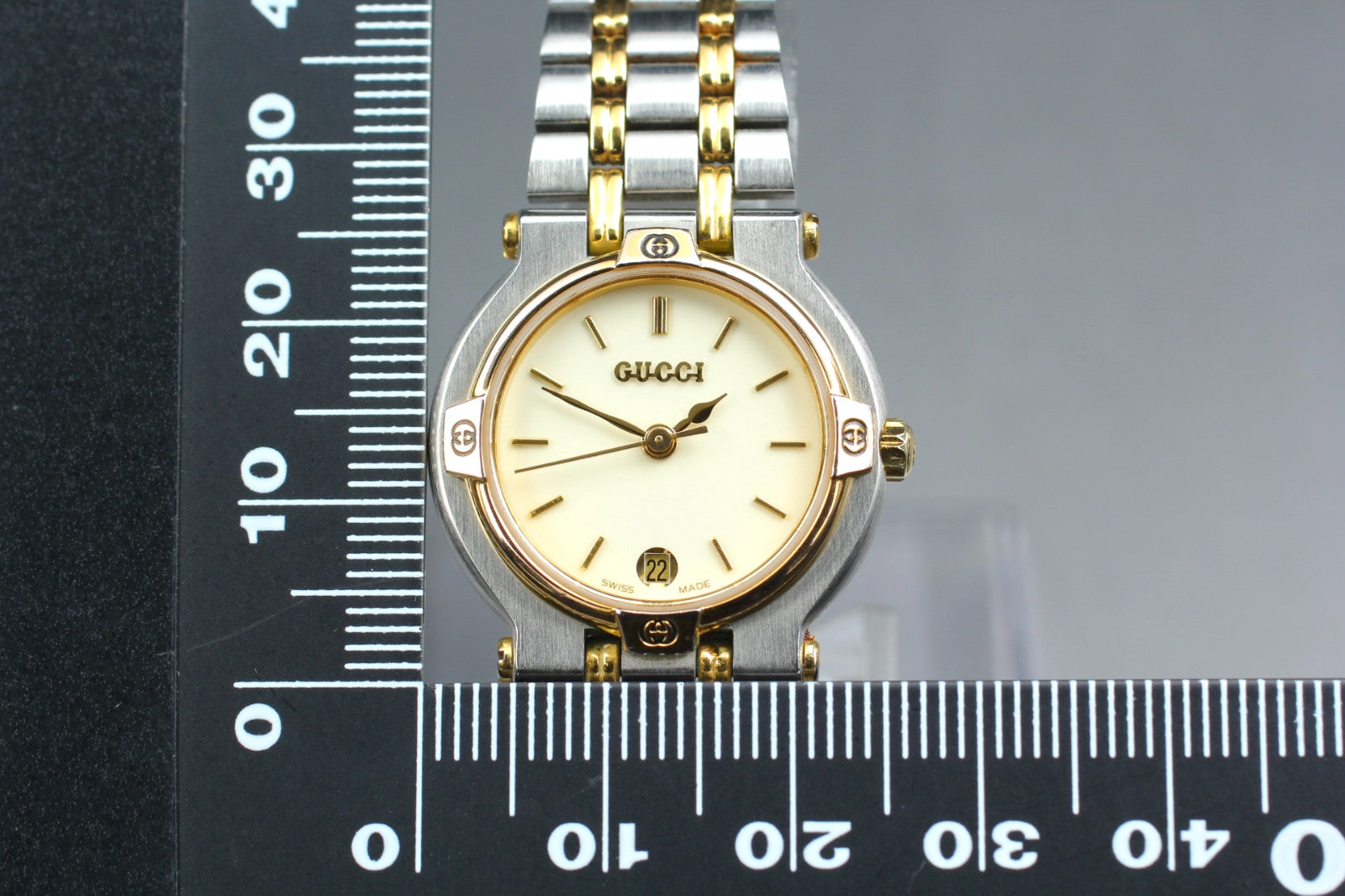 Gucci 9000L Watch - White, Stainless Steel