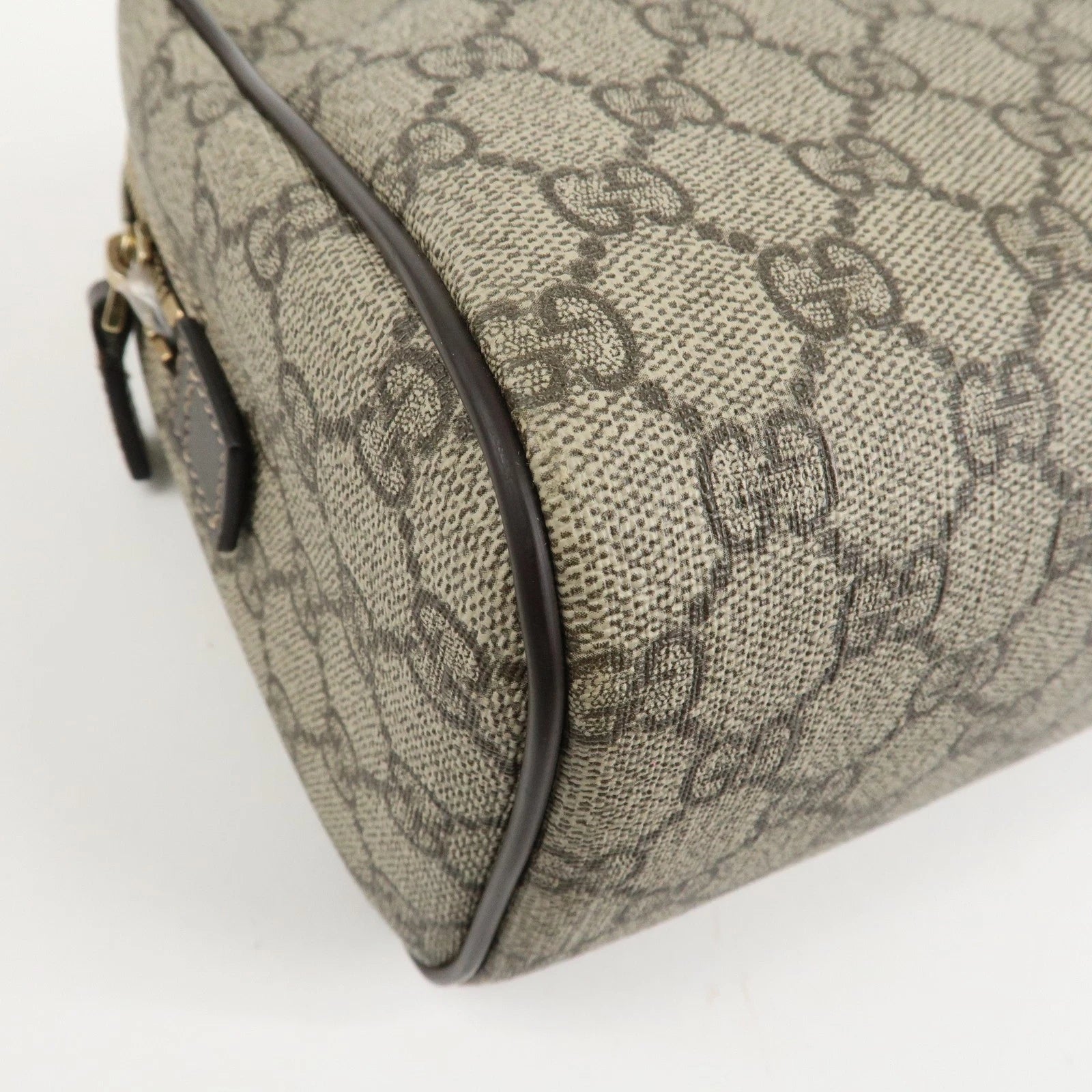 GUCCI Clutch Bag - Beige, GG Supreme