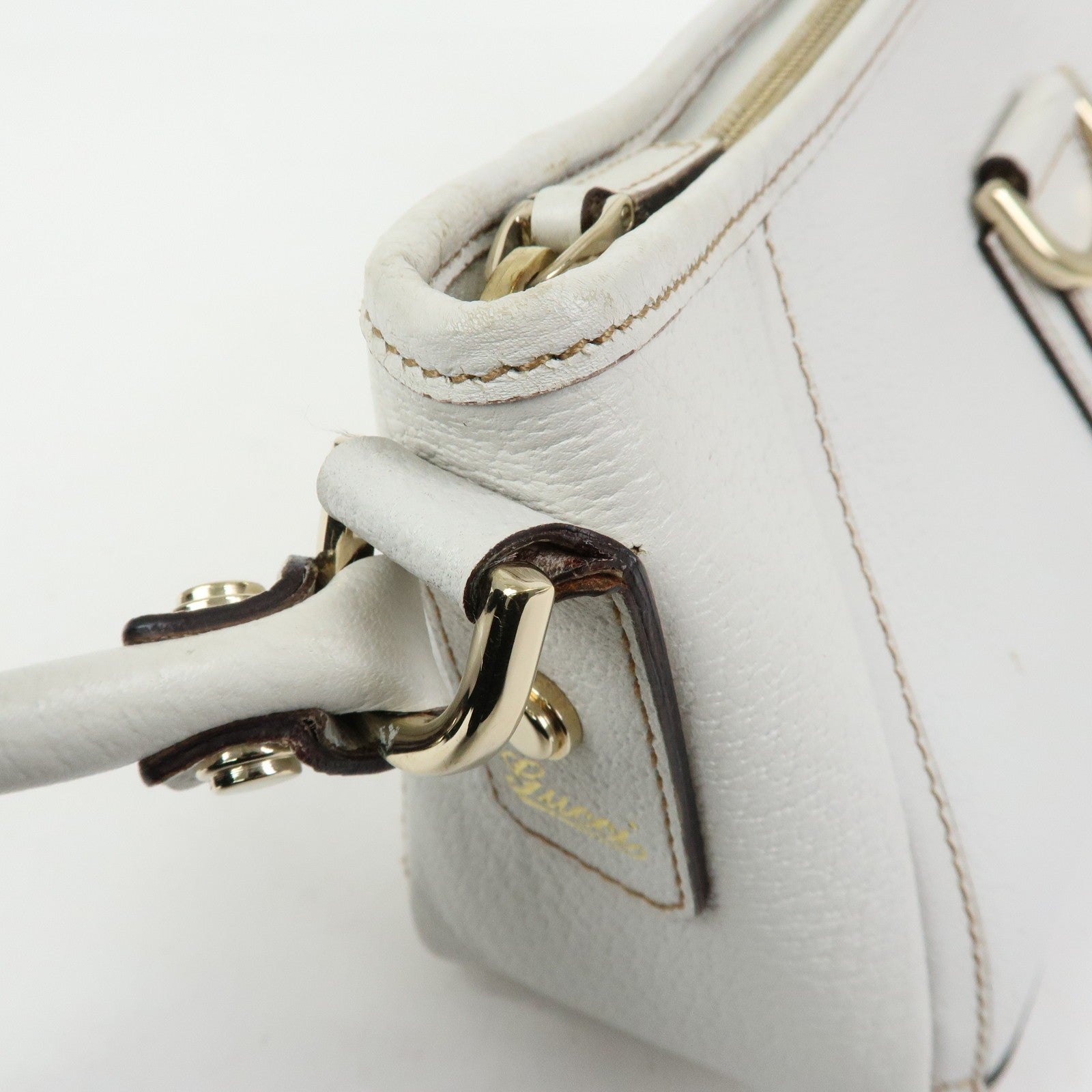 Gucci Abbey Shoulder Bag - White, Leather