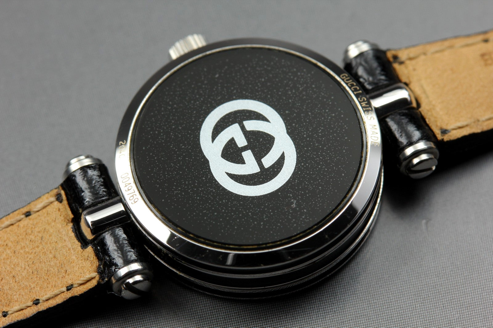 Gucci 2040L Watch - Black and Silver, Stainless Steel and Leather
