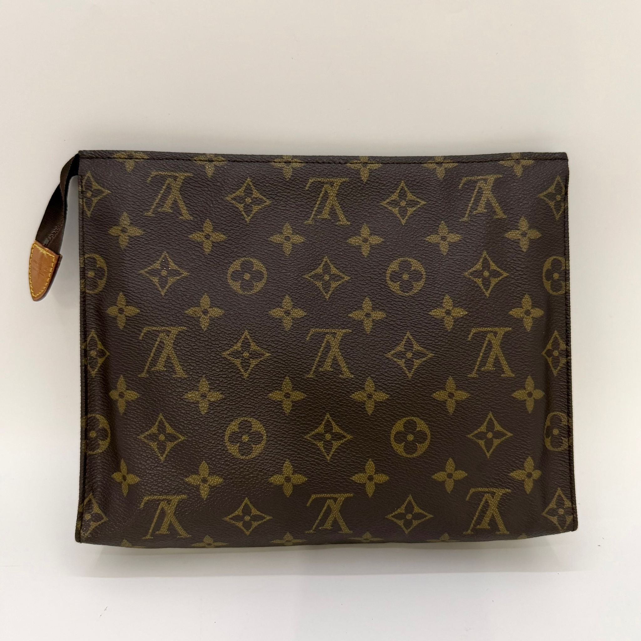 Louis Vuitton Cosmetics Clutch 26