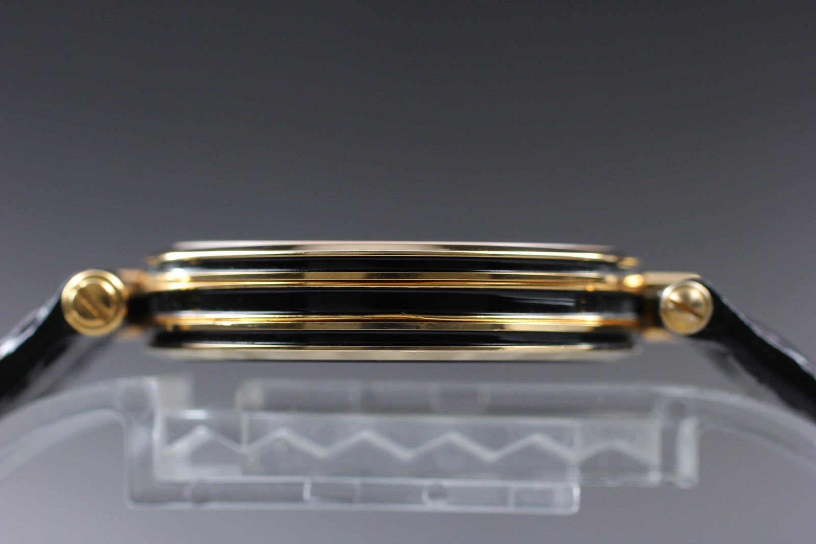 Gucci 2040M Wristwatch - Gold Black, Stainless Steel