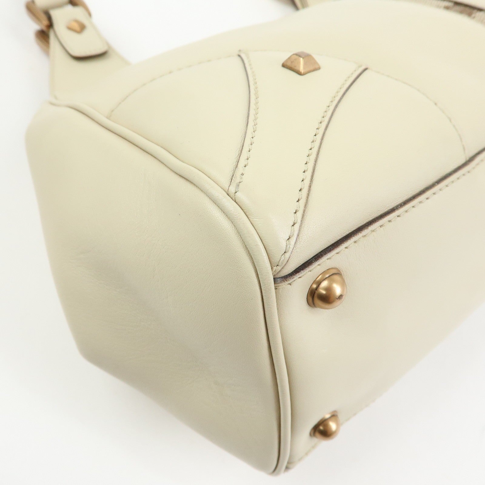 Gucci Jeckie Shoulder Bag - Ivory, Leather
