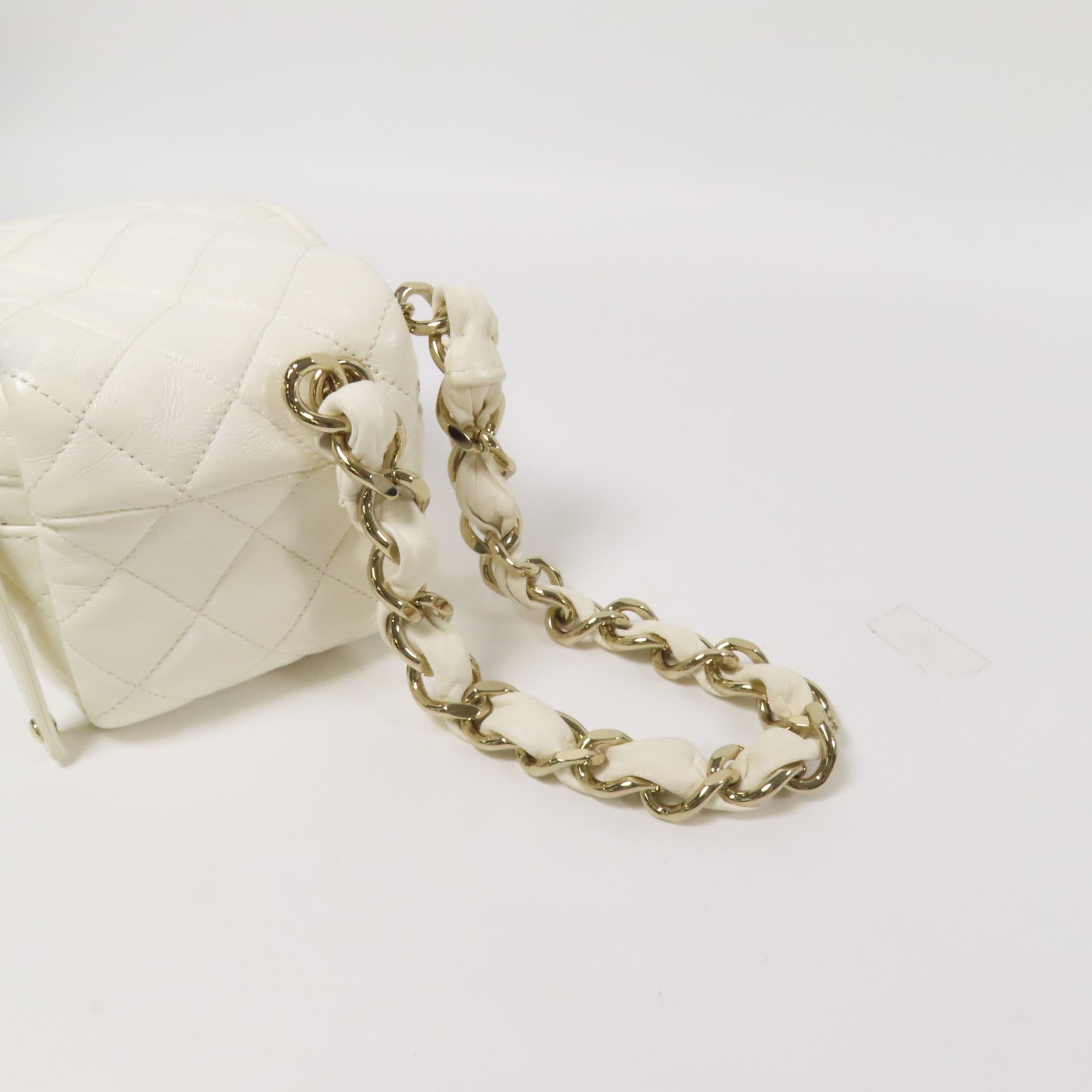 CHANEL Kinsaku Handbag - White, Cowhide Leather
