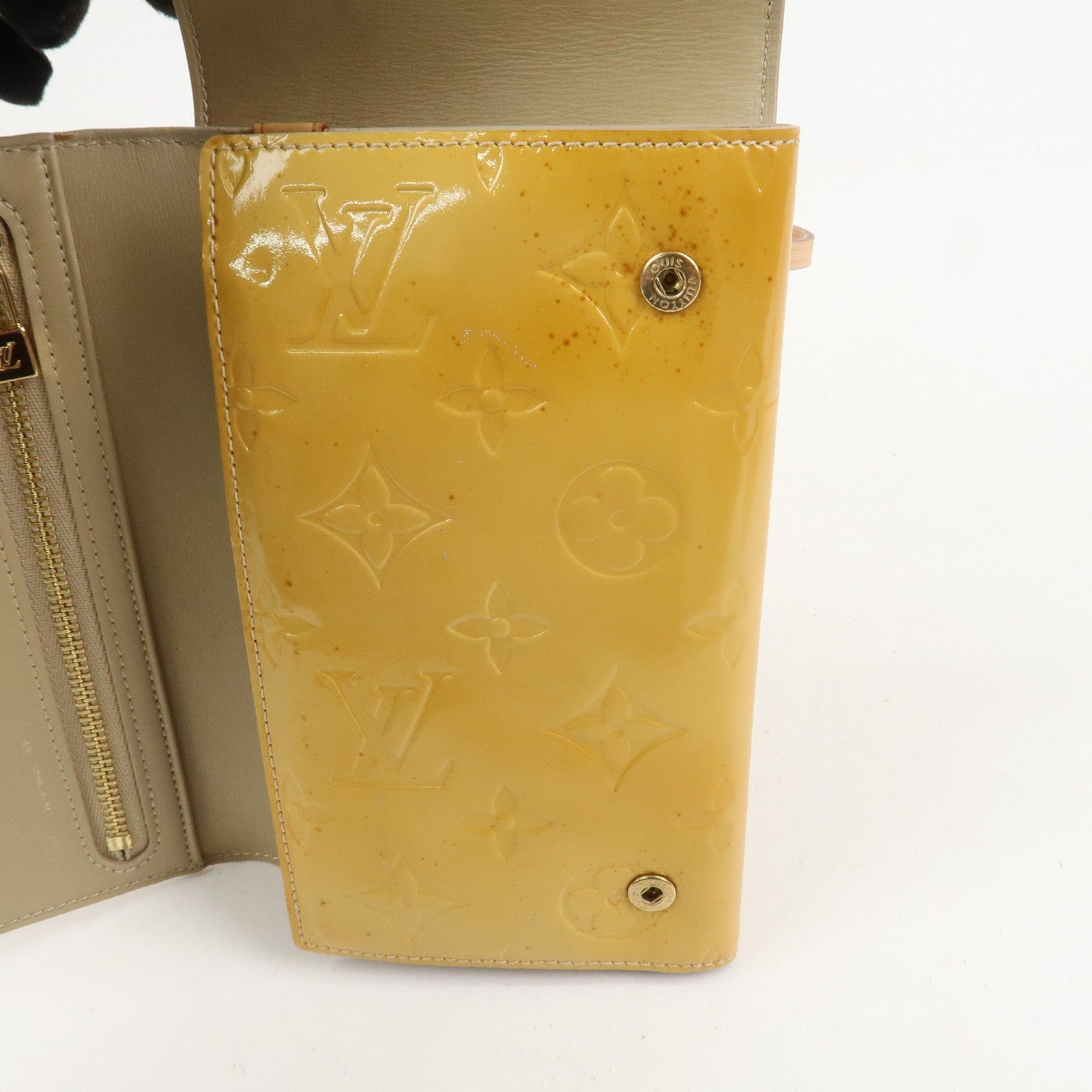 Louis Vuitton Shoulder Bag - Beige, Vernis Leather