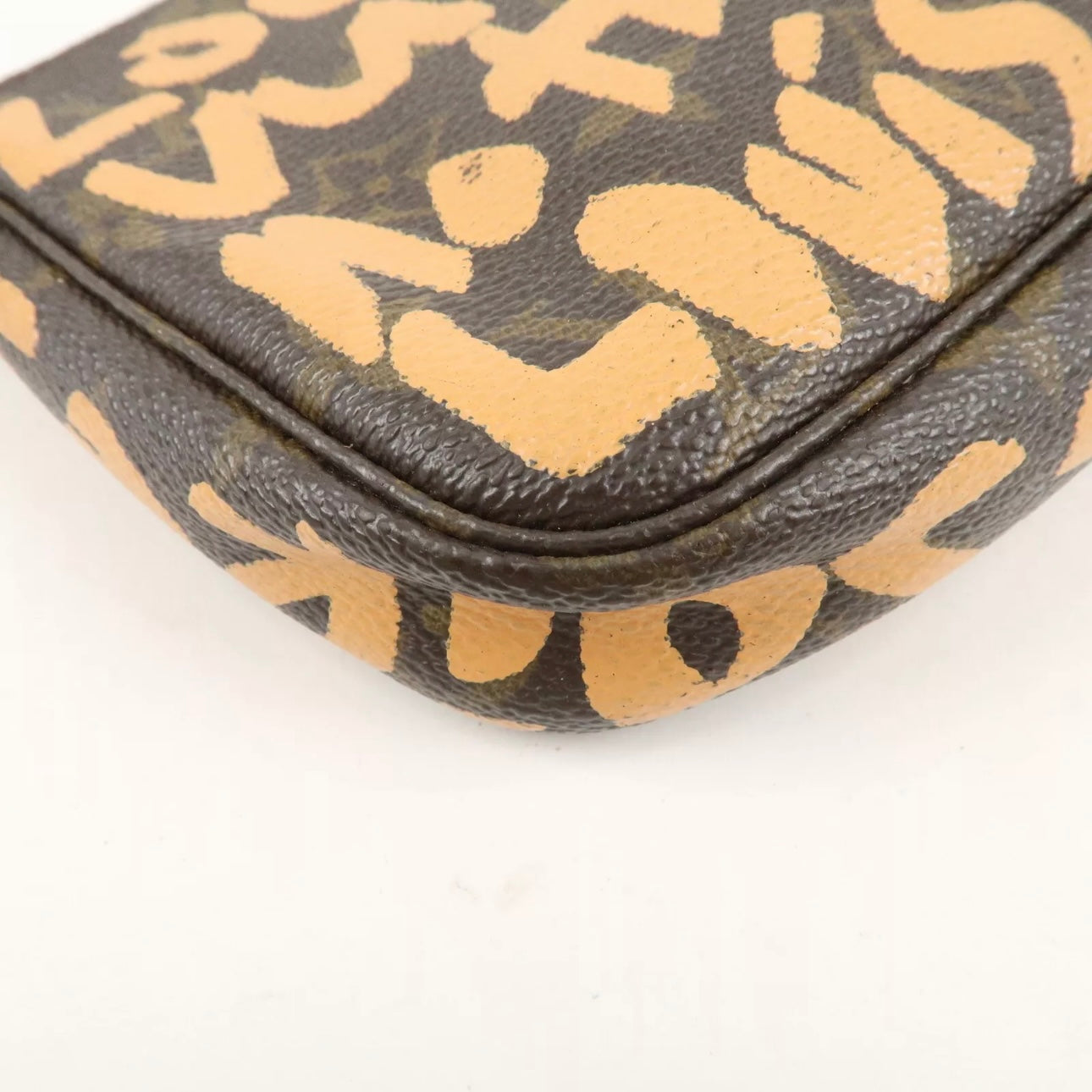 Pochette Accessories Graffiti
