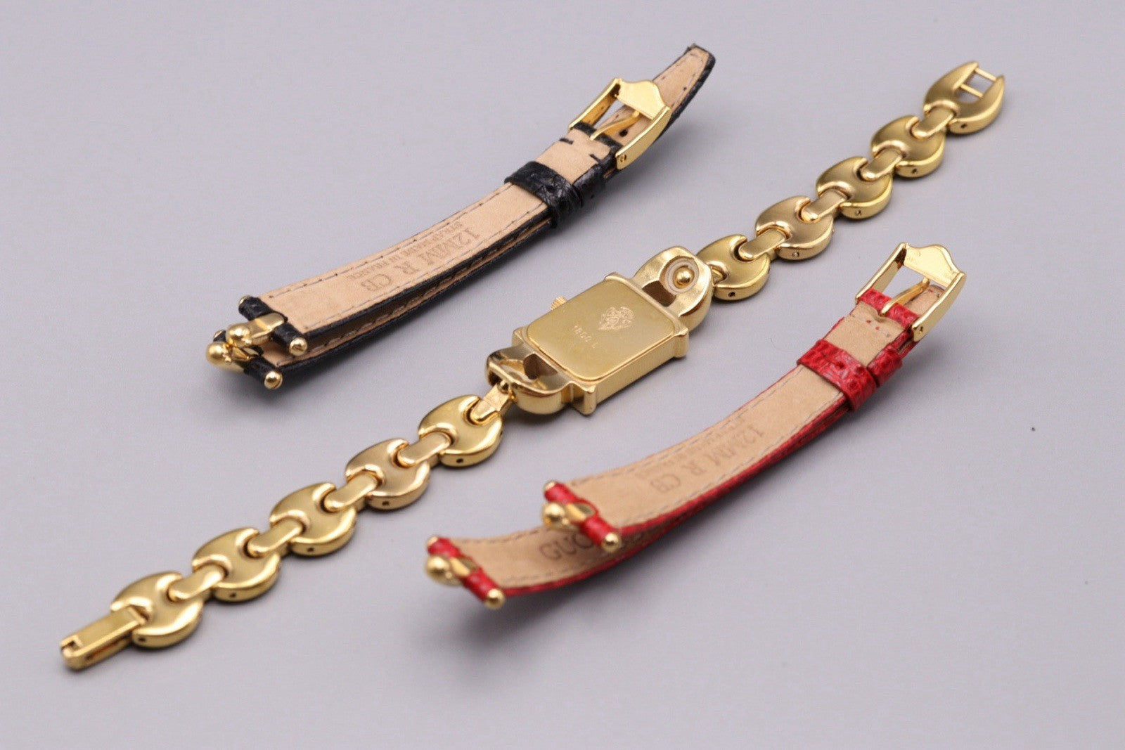 Gucci 1800L Wristwatch - Gold, Stainless Steel- מגיע עם הקופסה והרצועות!