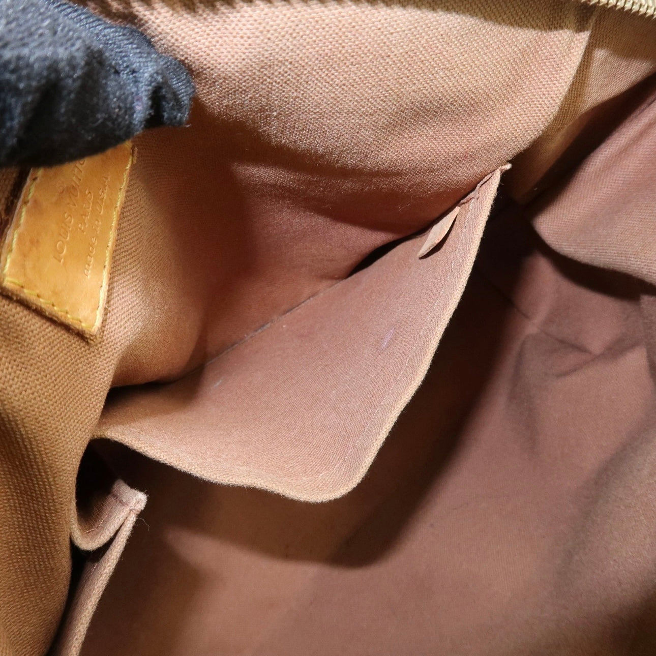 Louis Vuitton Tivoli PM Hand, Shoulder Bag
