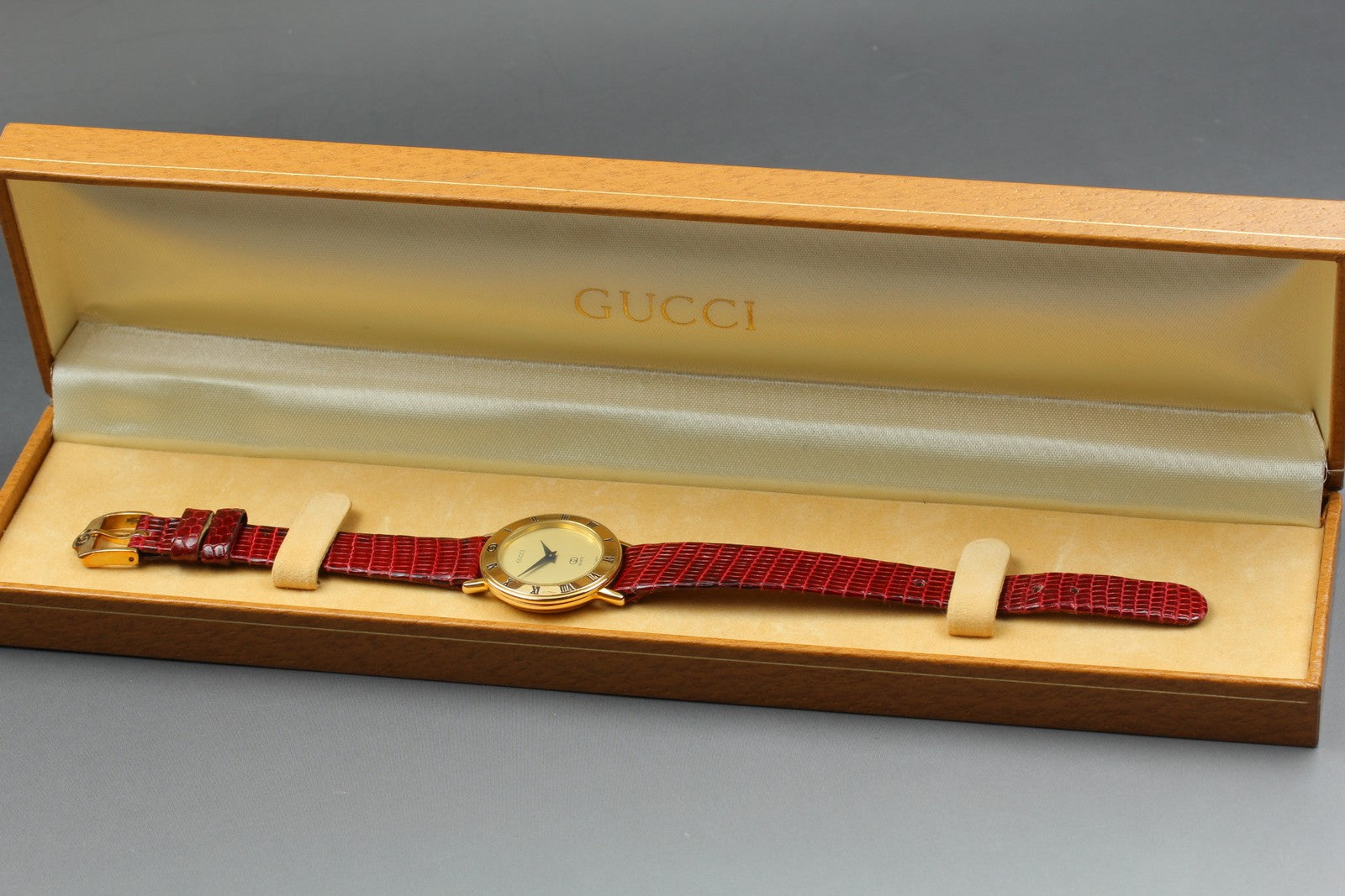 Gucci 3001L Watch - Gold, Stainless Steel