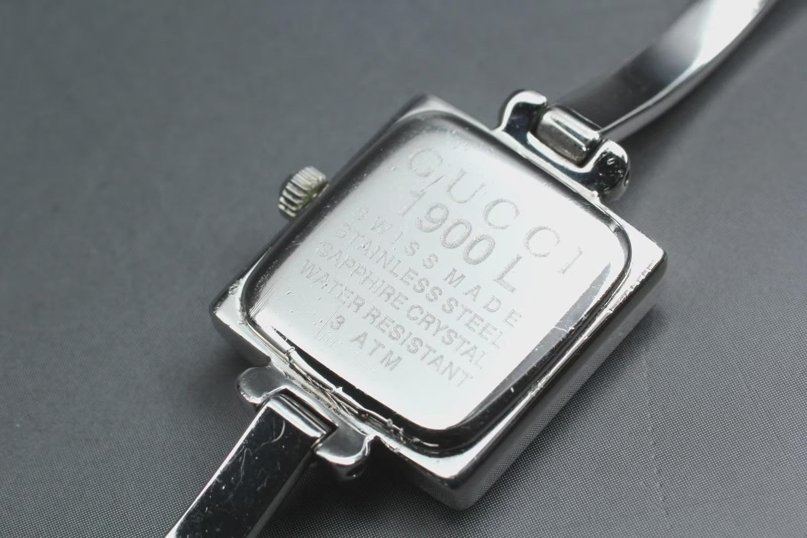Gucci 1900L Wristwatch - Silver, Stainless Steel