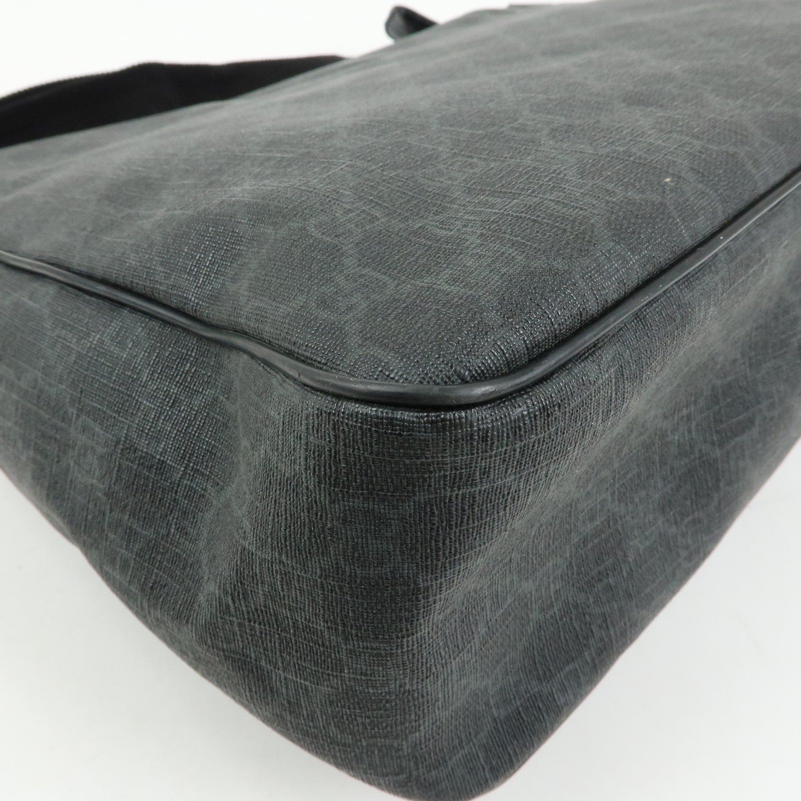 GUCCI GG Supreme Leather Shoulder Bag Crossbody Bag Black