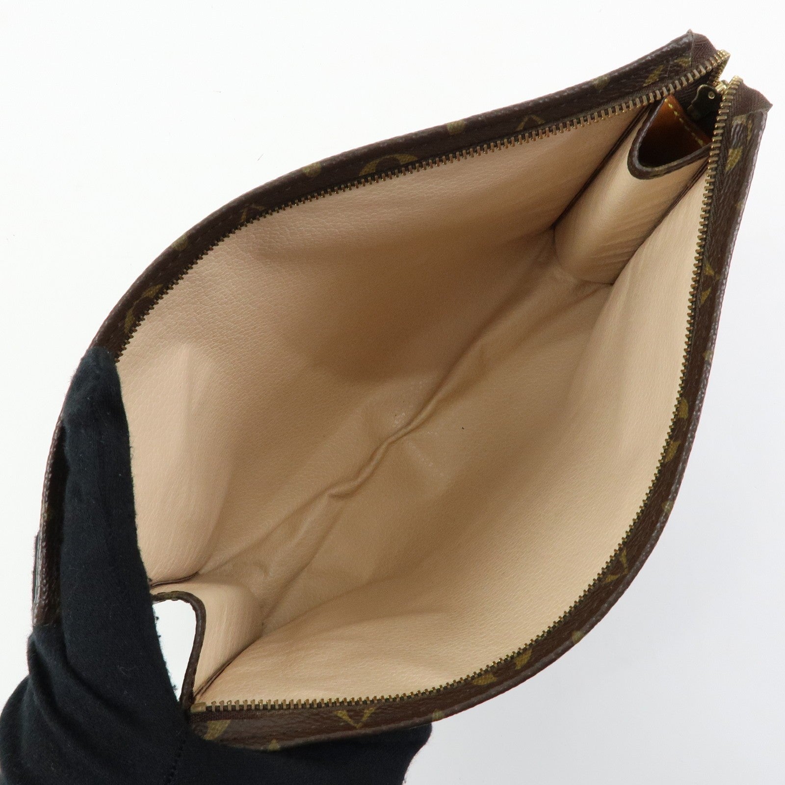 Louis Vuitton Cosmetics Clutch 26