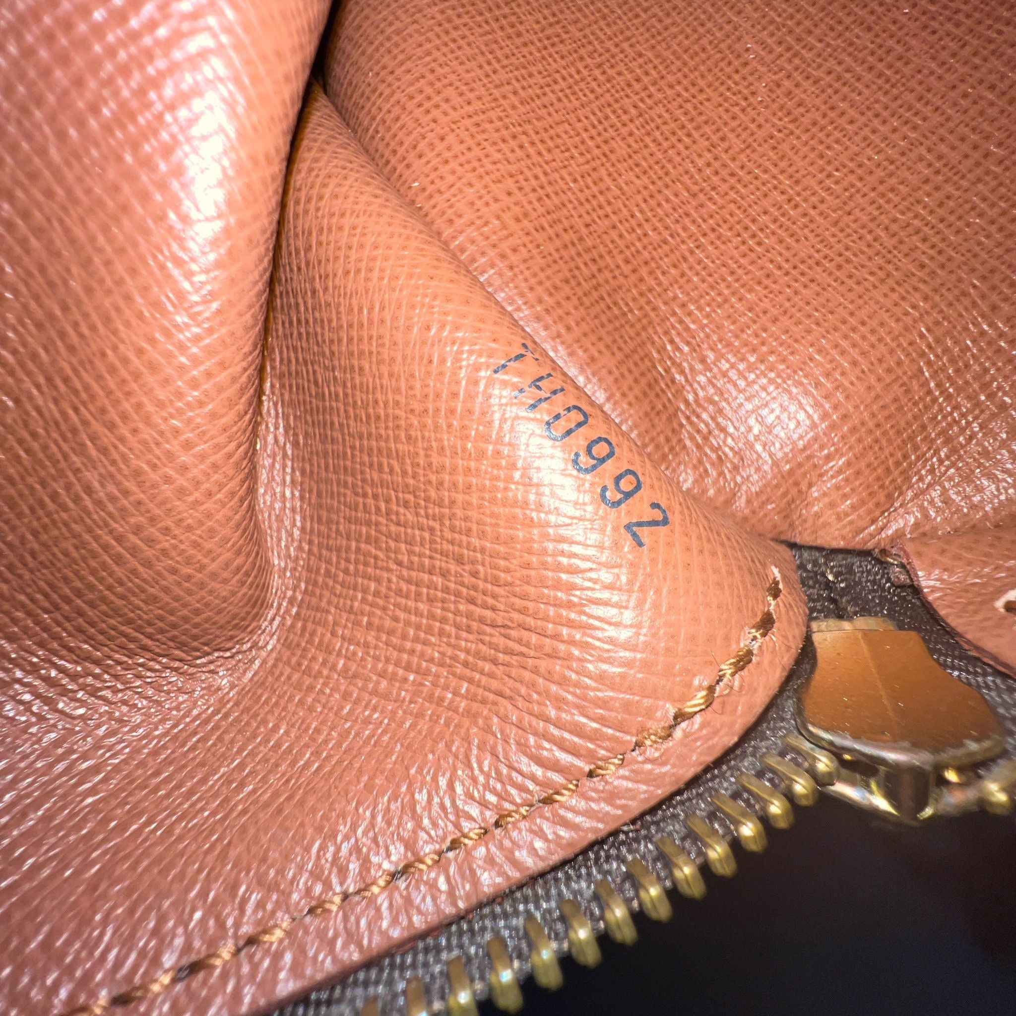 Louis Vuitton Papillon 26