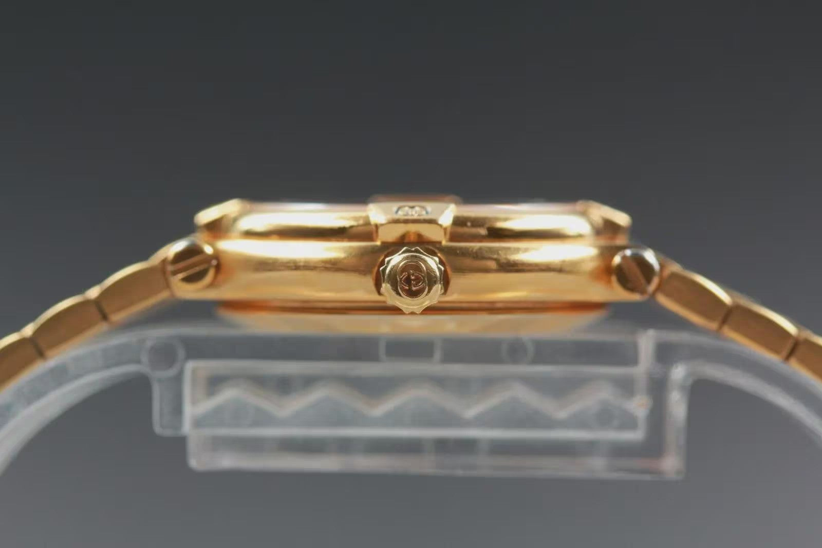 Gucci 9200L Watch - Gold, Stainless Steel