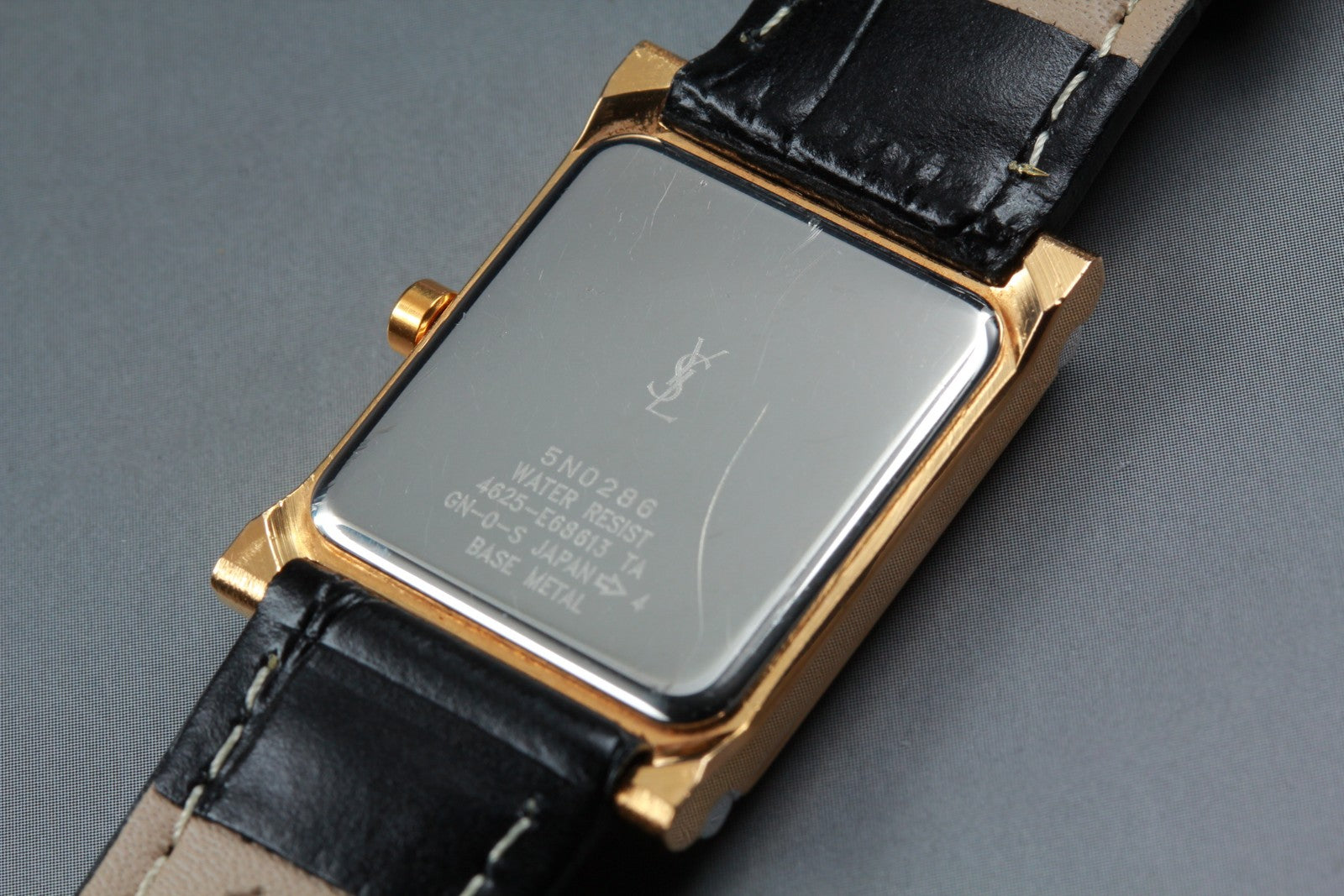 Yves Saint Laurent 4625-E68613 Watch - Gold, Metal