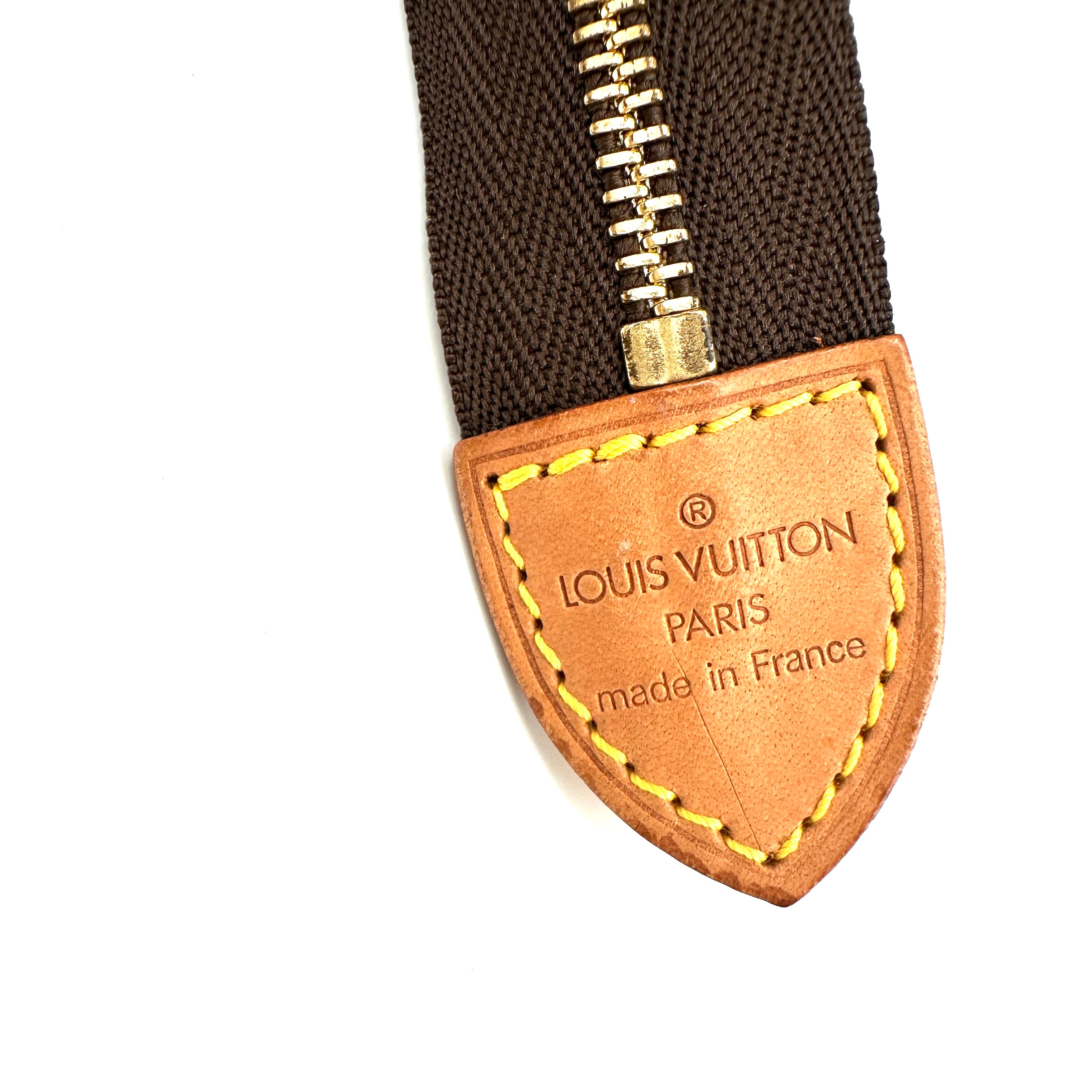 Cosmetic clutch 19
