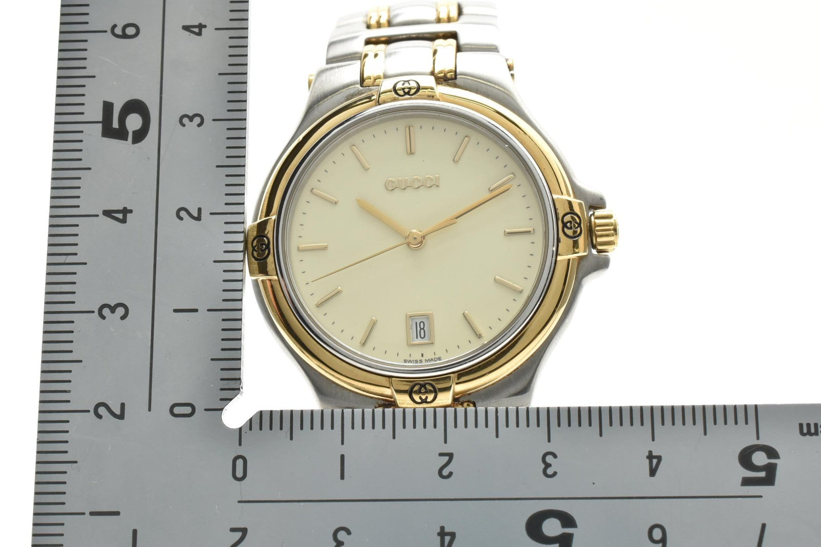Gucci 9040M Wristwatch - Gold and Silver, Stainless Steel