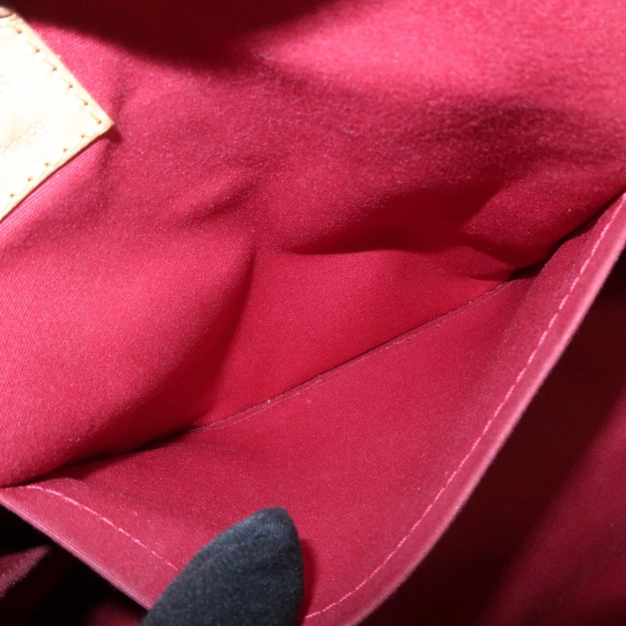 Louis Vuitton Monogram Vernis Summit Drive Hand Bag