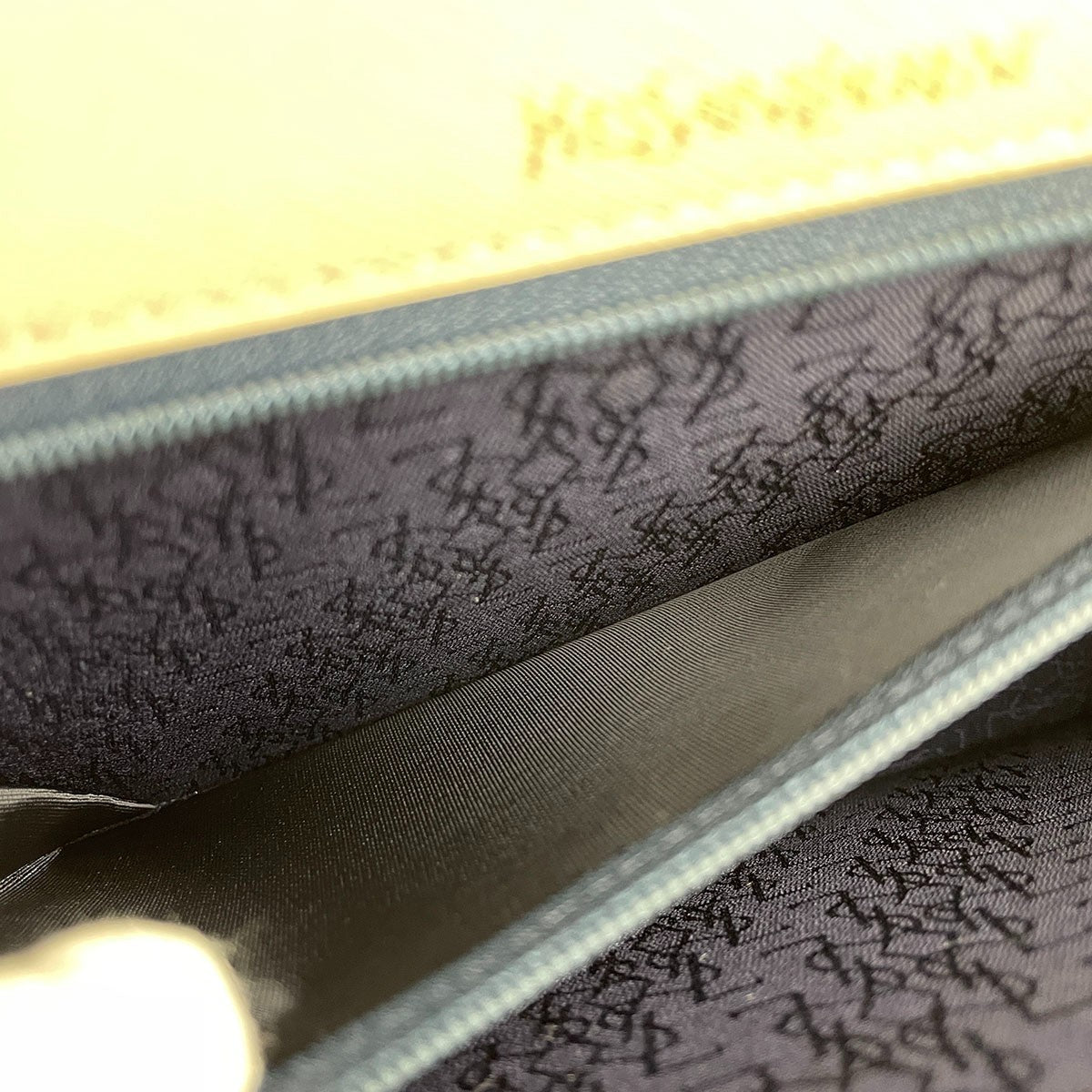 Saint Laurent Shoulder Bag - Off White, Leather