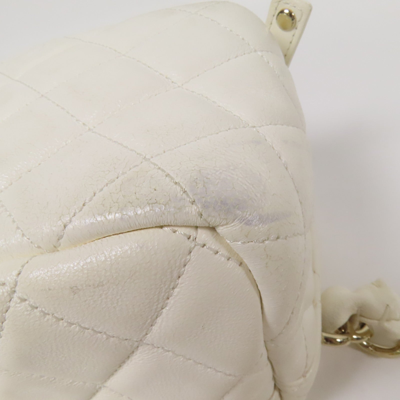 CHANEL Kinsaku Handbag - White, Cowhide Leather