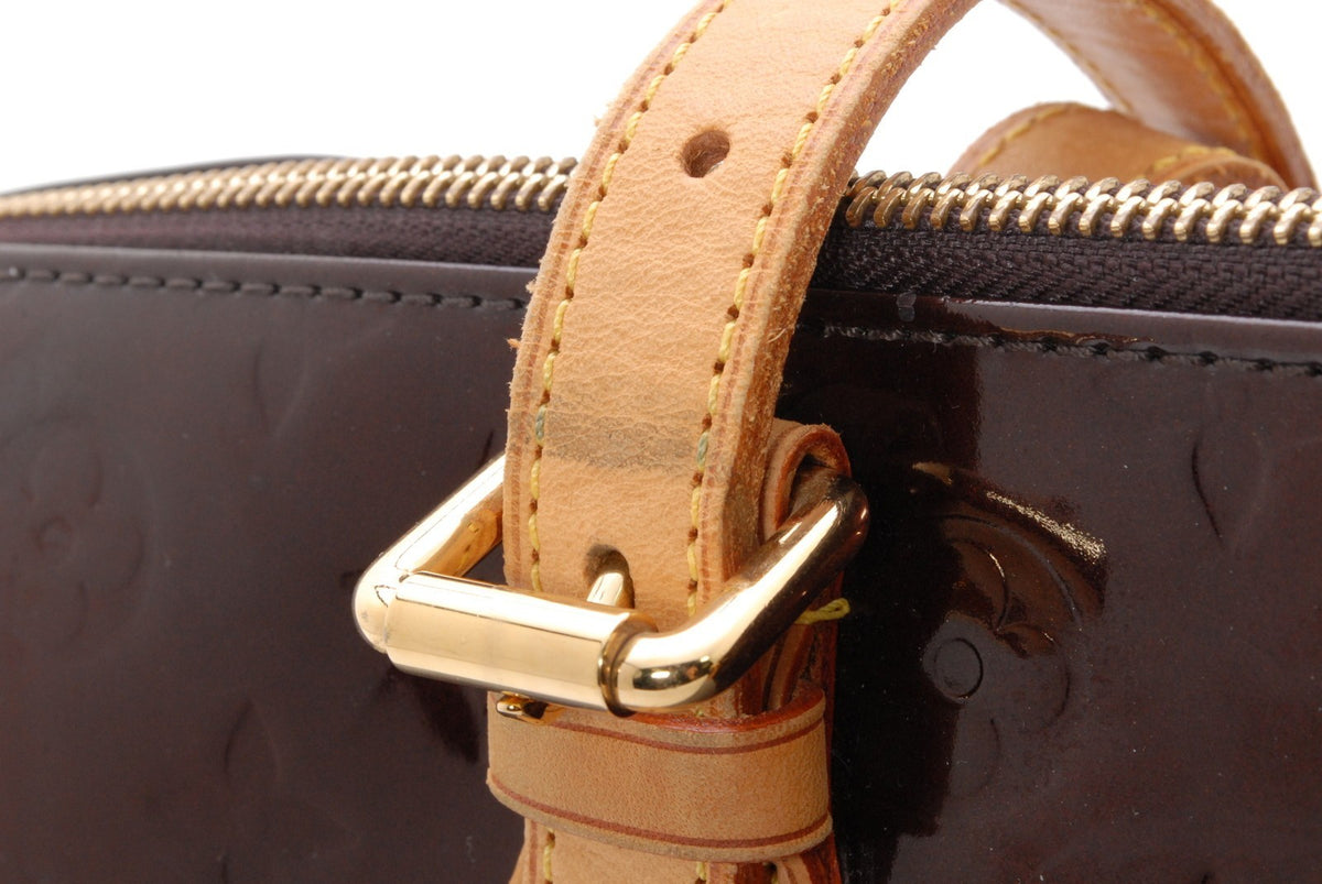 Louis Vuitton Rosewood Avenue Shoulder Handbag - Amarante, Vernis Leather