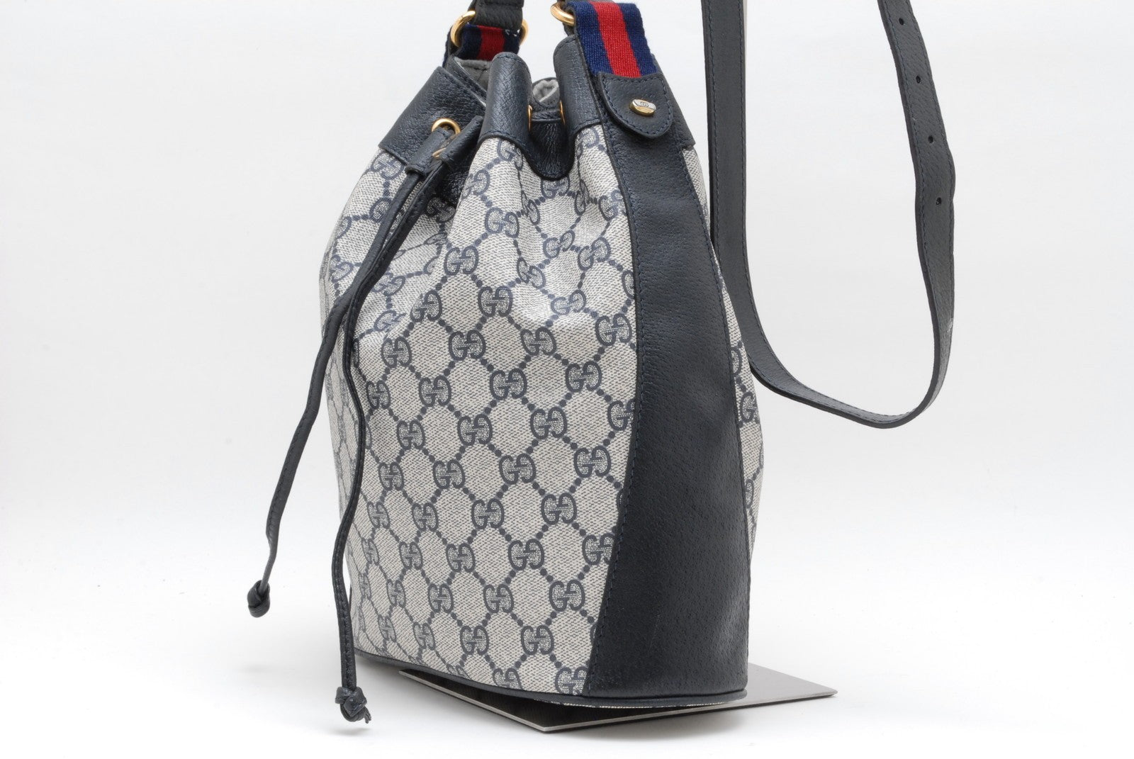 Gucci GG Bucket Bag Shoulder Bag - Navy, Canvas and Leather